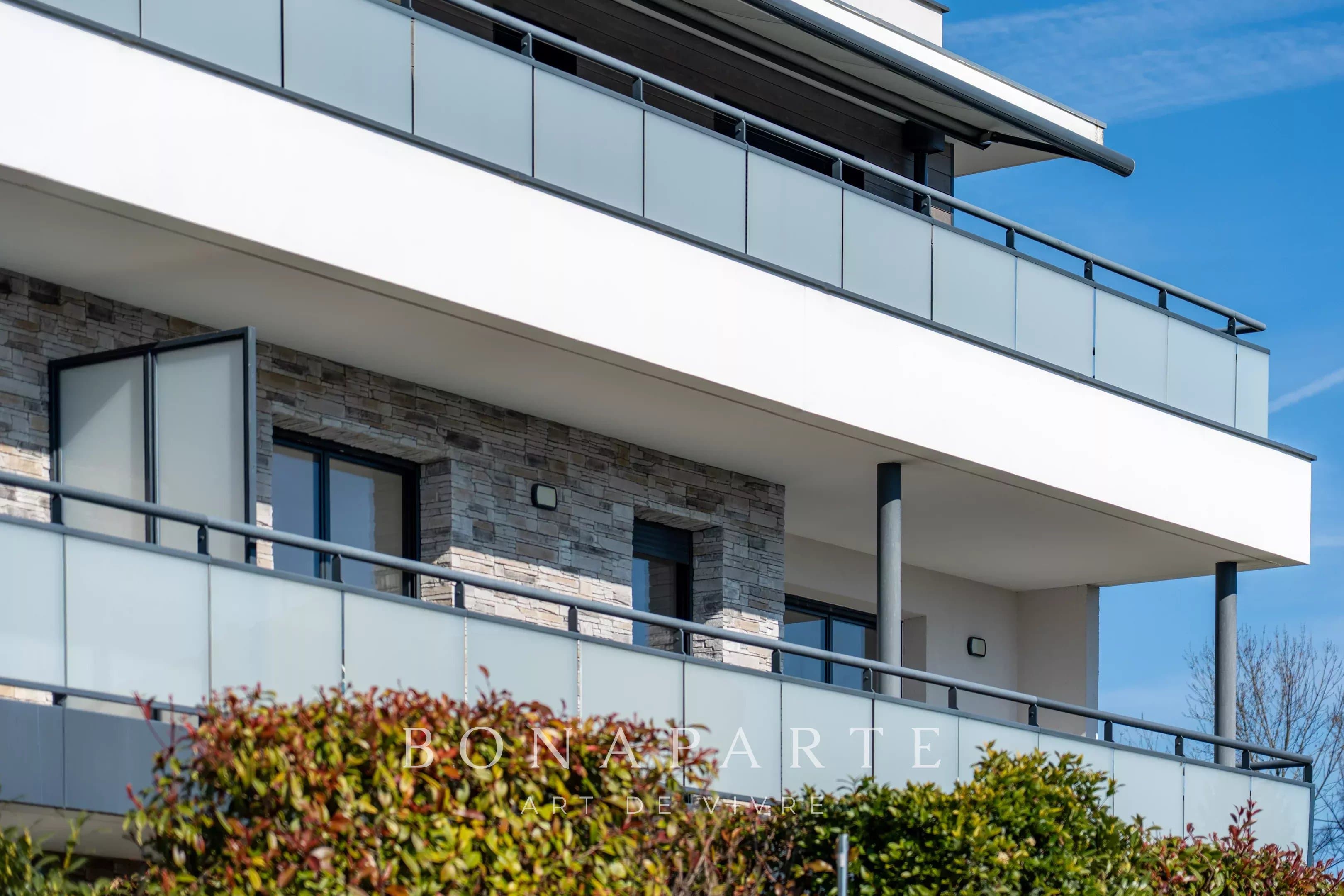 PRÉVESSIN-MOËNS - RECENT APARTMENT - JUST OUTSIDE GENEVA