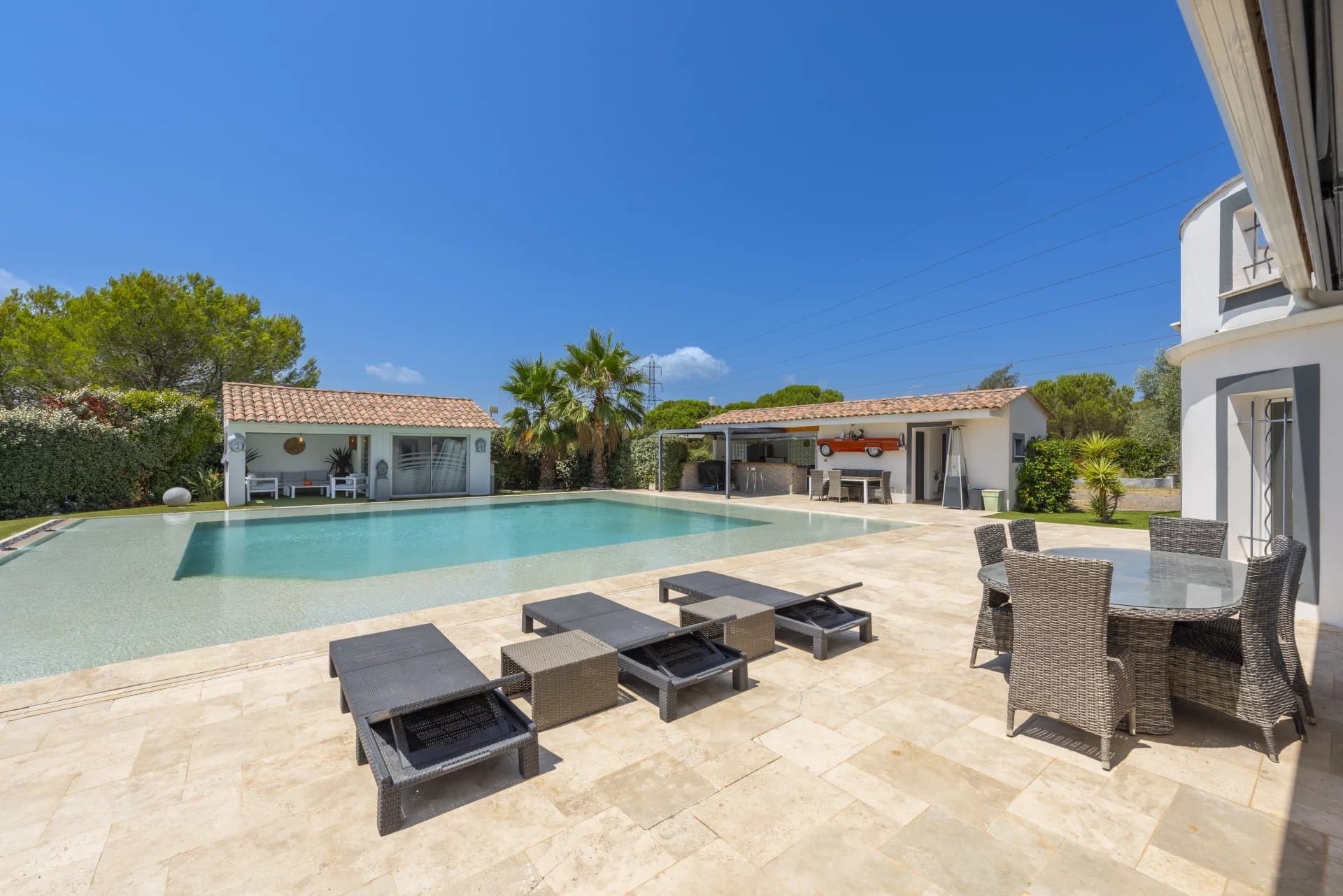 ROQUEBRUNE-SUR-ARGENS - NOUVEAUTÉ EXCLUSIVITÉ PROPRIÉTÉ AUX PRESTATIONS HAUT DE GAMME - Photo 12