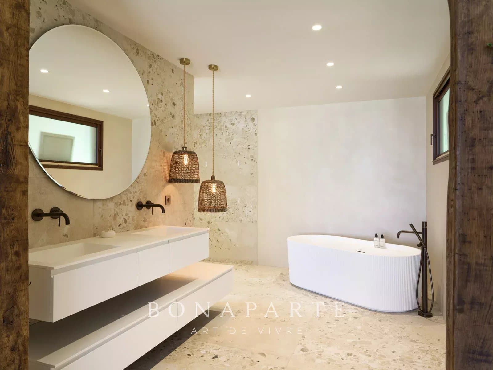 VILLA CONTEMPORAINE D’EXCEPTION – VUE PANORAMIQUE SUR LA MÉDITERRANÉE - Photo 15
