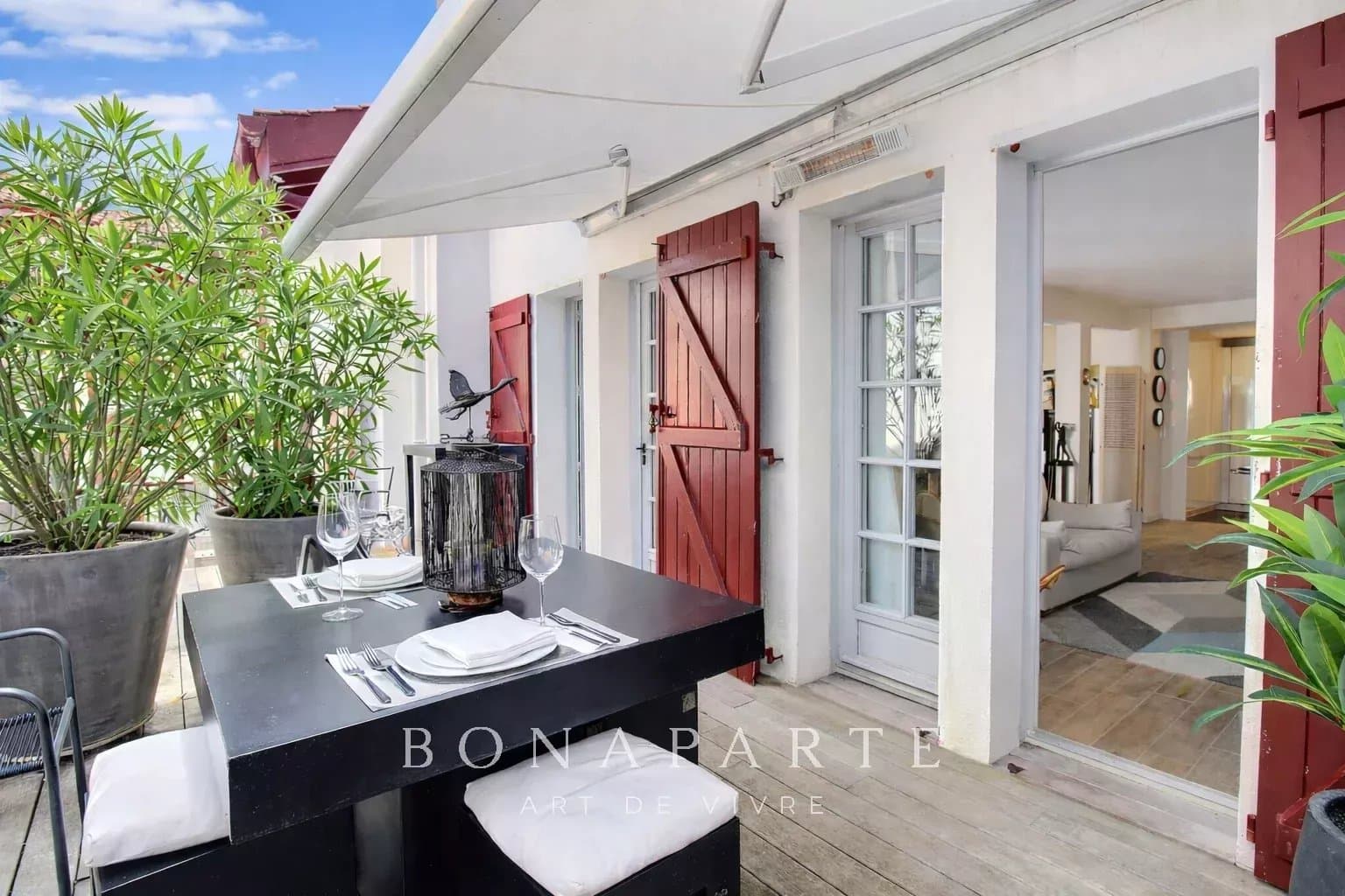 CIBOURE - BEL APPARTEMENT - TERRASSE ET GARAGE