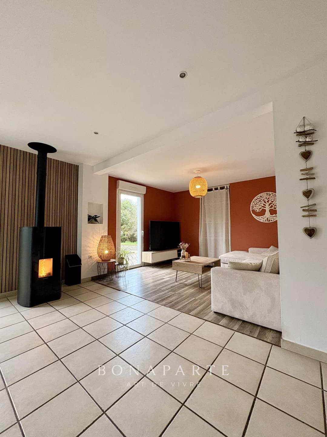 BRISSARTHE - MAISON FAMILIALE DE PLAIN PIED DANS UN ENVIRONNEMENT VERDOYANT - Photo 2