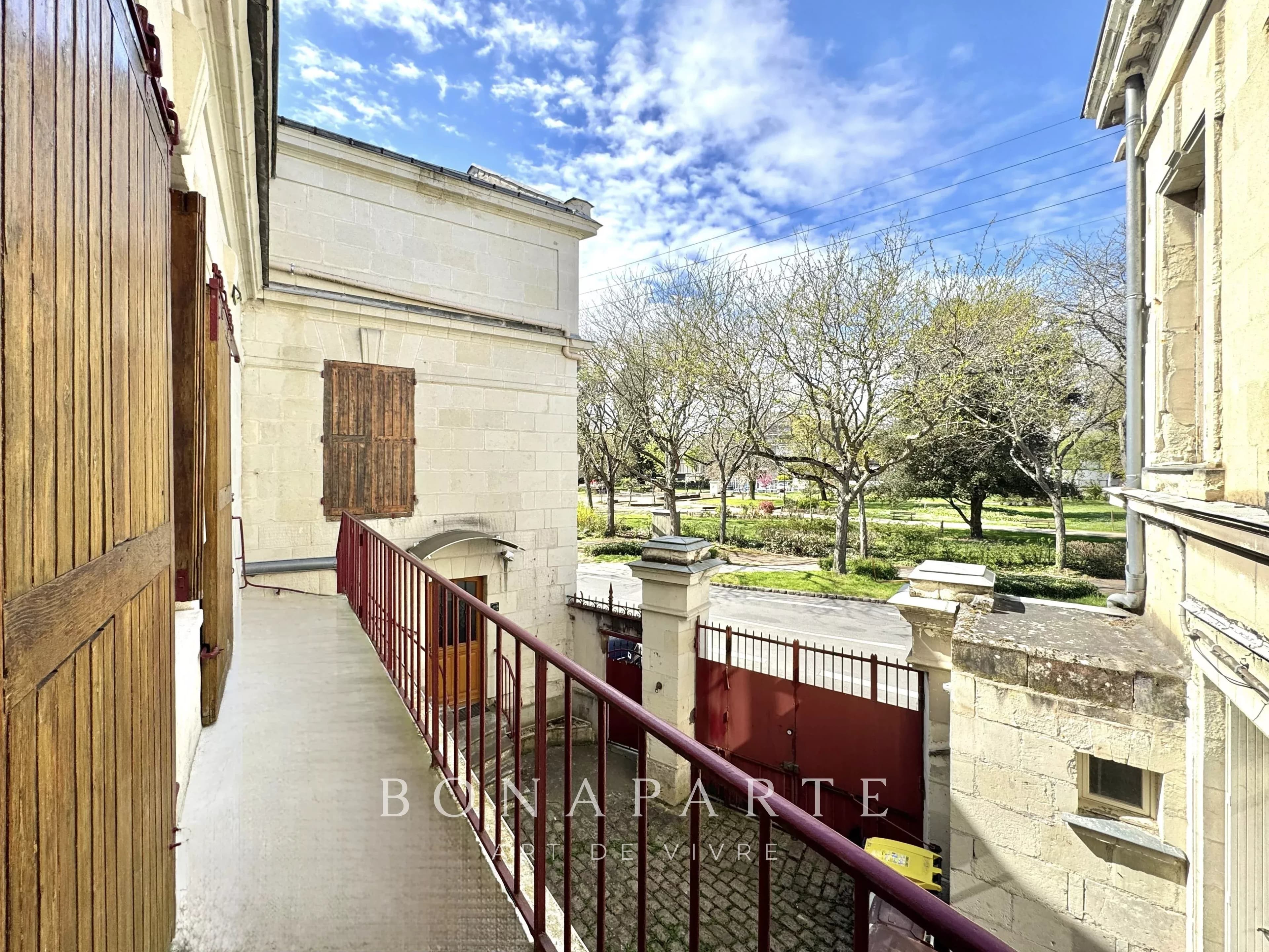 SAUMUR CENTRE-VILLE – APPARTEMENT – 135 m²