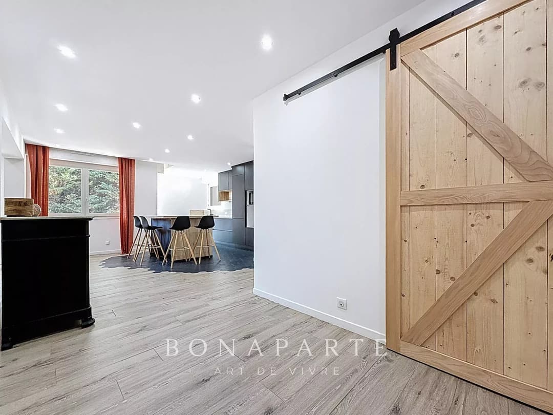 GEX CENTRE - APPARTEMENT LUMINEUX RENOVE - Photo 13