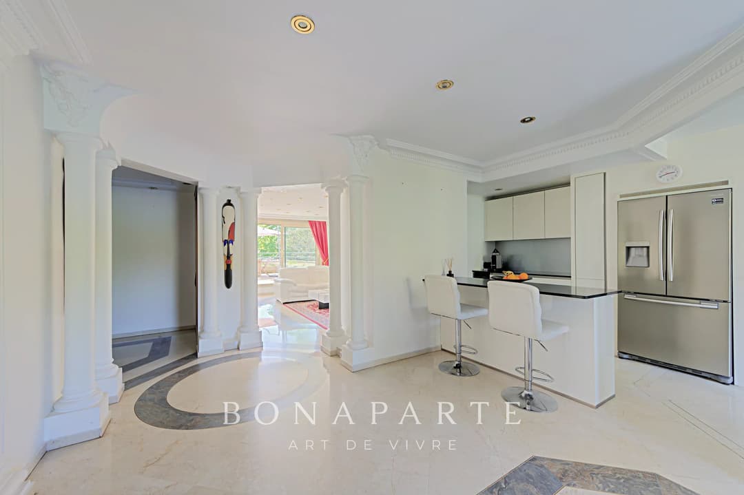 SAINT-CLOUD – CŒUR DE VILLE, ENTRE MARCHÉ ET PARC - Photo 6