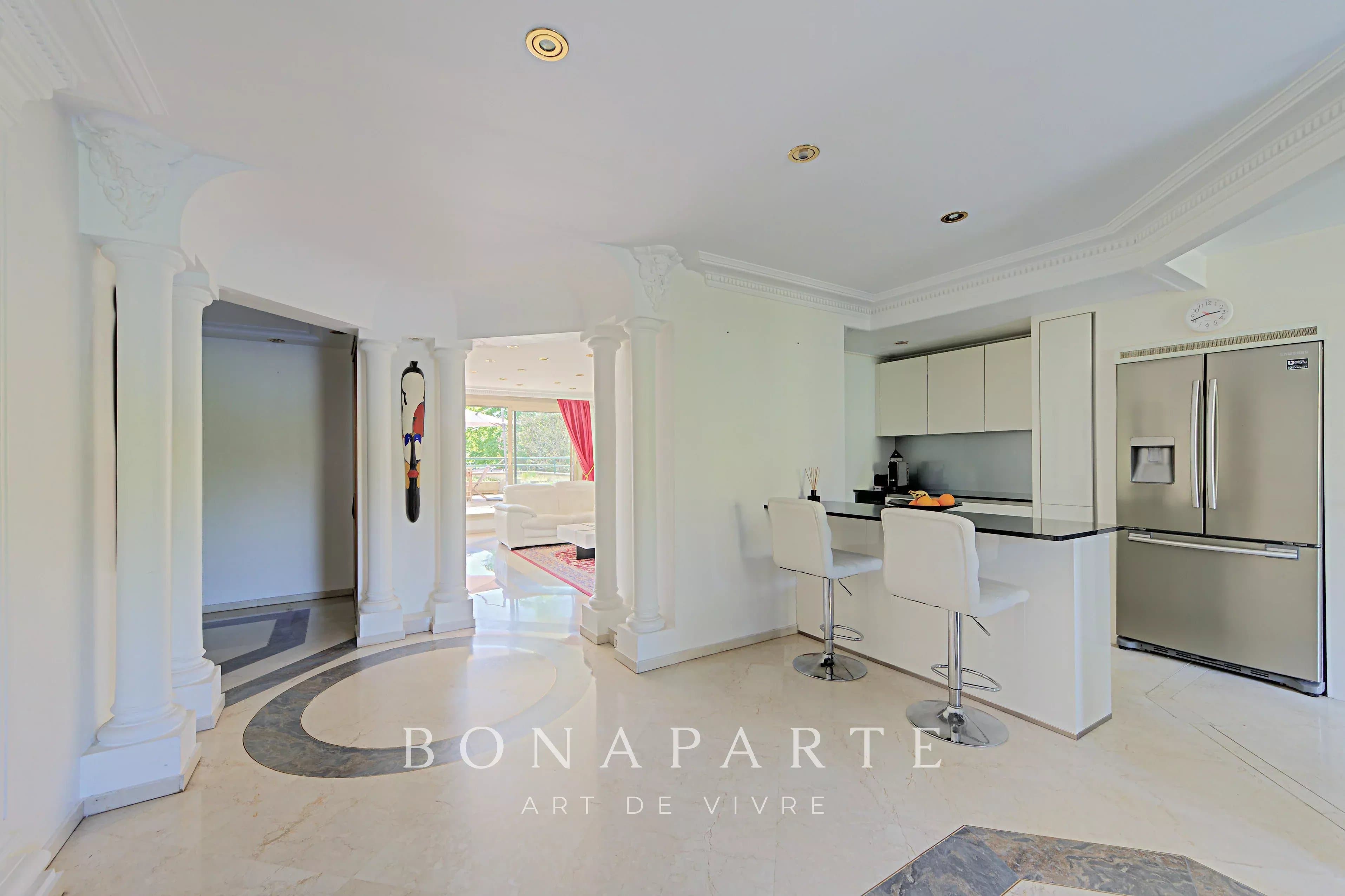 SAINT-CLOUD – CŒUR DE VILLE, ENTRE MARCHÉ ET PARC - Photo 6