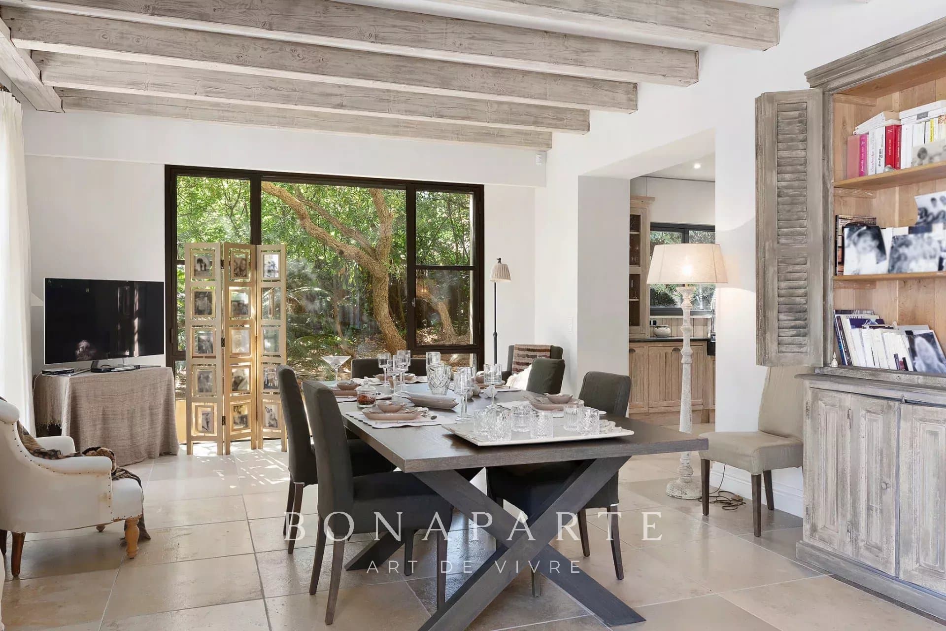 Superbe villa pieds dans l'eau avec accès direct a la mer - Photo 8