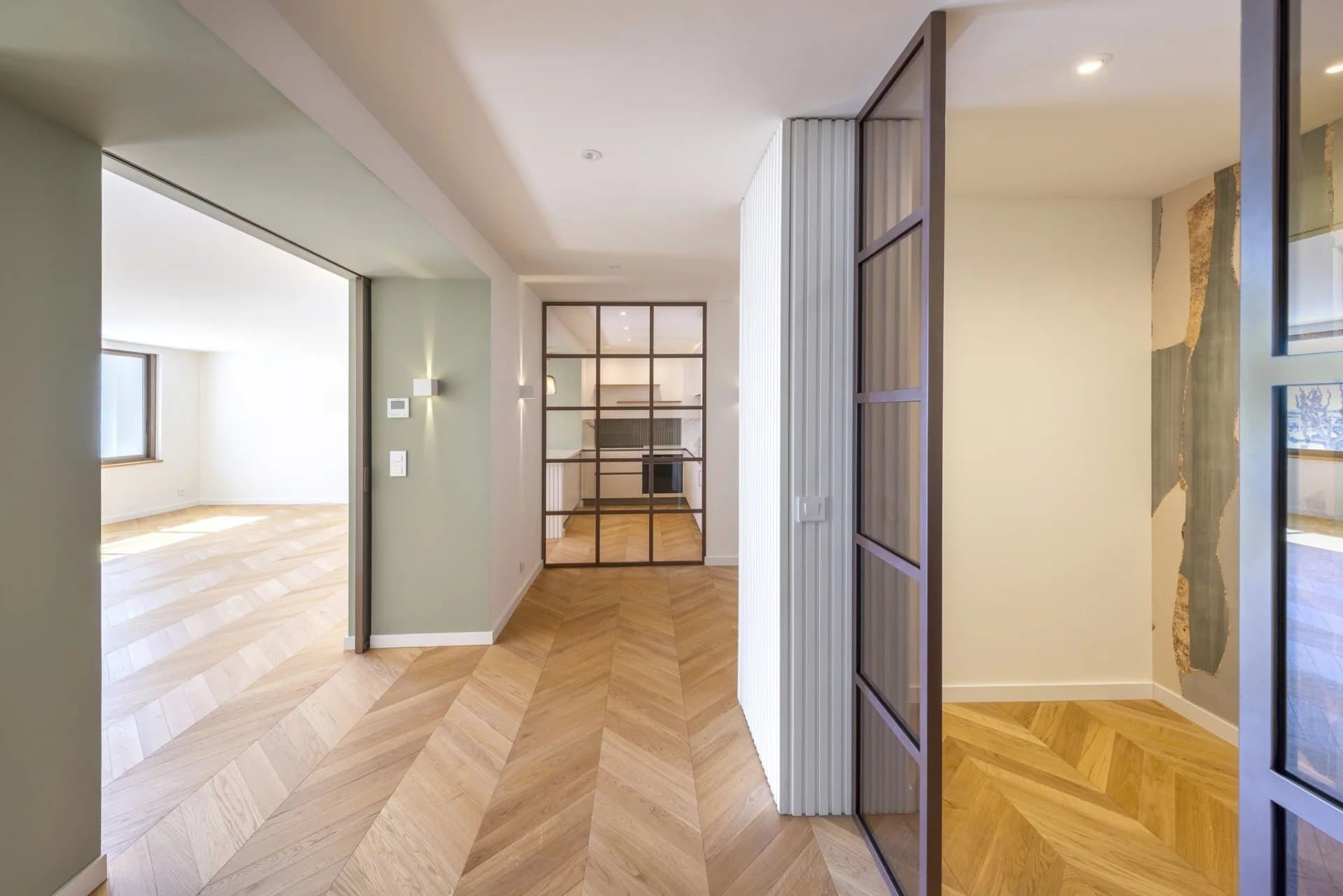 Magnifique cachet pour cet appartement T3 de 107m² situé en plein centre-ville à moins de 50m de la mer - Photo 3