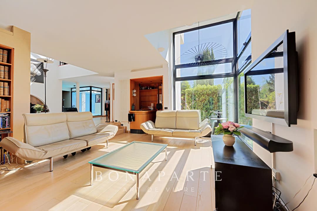 Maison d’architecte – 316 m² habitables – Dépendance indépendante – Piscine intérieure – Sous-sol total – Jardin paysagé de 800 m² - Photo 8