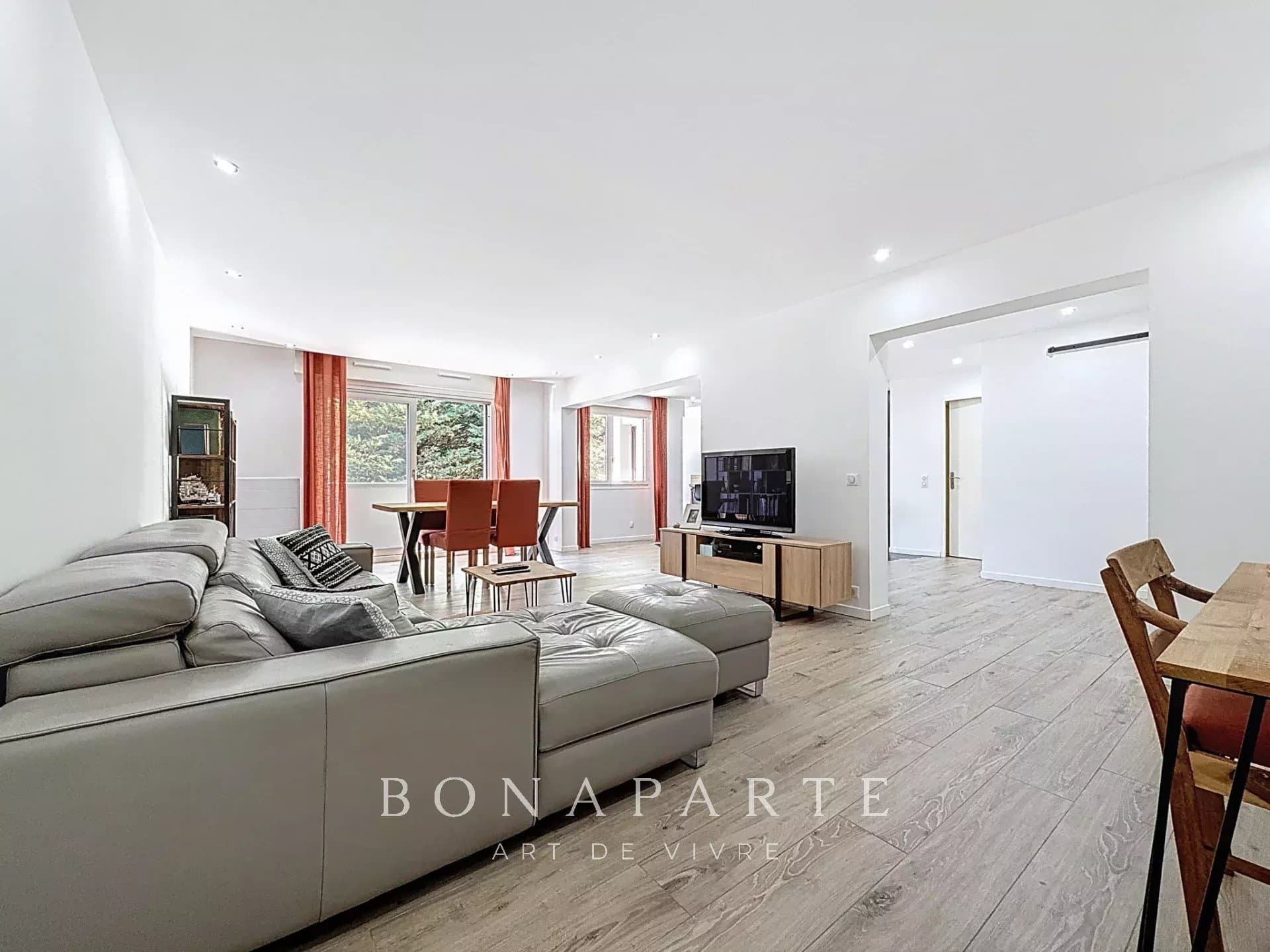 GEX CENTRE - APPARTEMENT LUMINEUX RENOVE - Photo 4