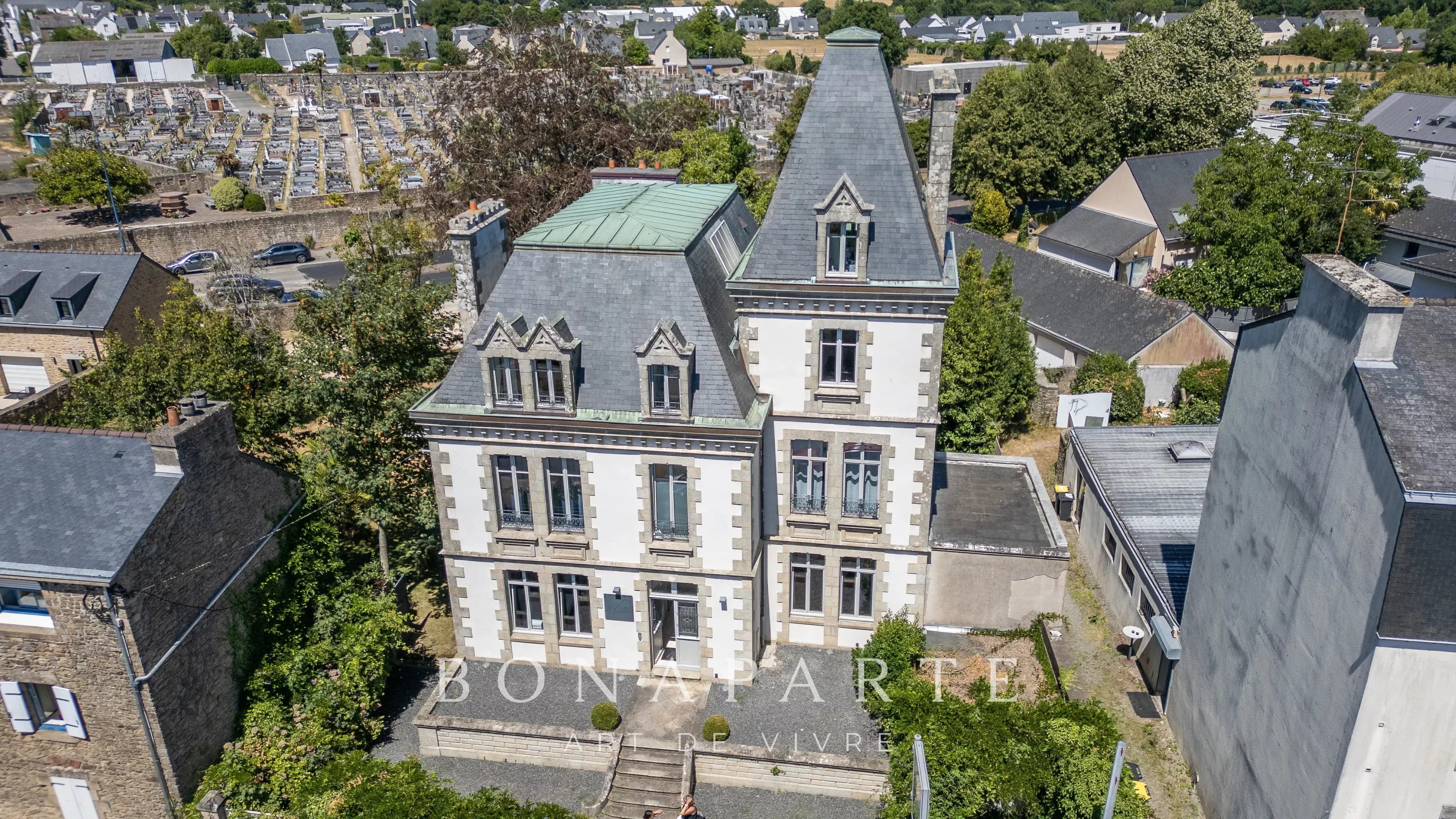 AURAY HYPER-CENTRE – MAISON DE MAÎTRE XIXE – 310 M² – TERRAIN 1 200 M² – INVESTISSEMENT LOCATIF - Photo 3