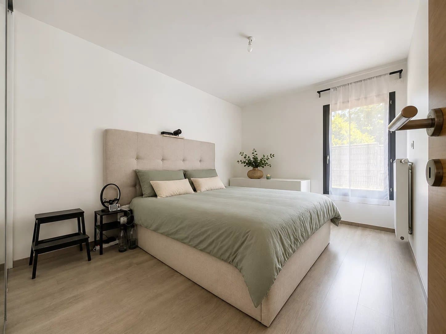 ORNEX – Appartement récent avec terrasse et jardin privatif - Photo 6