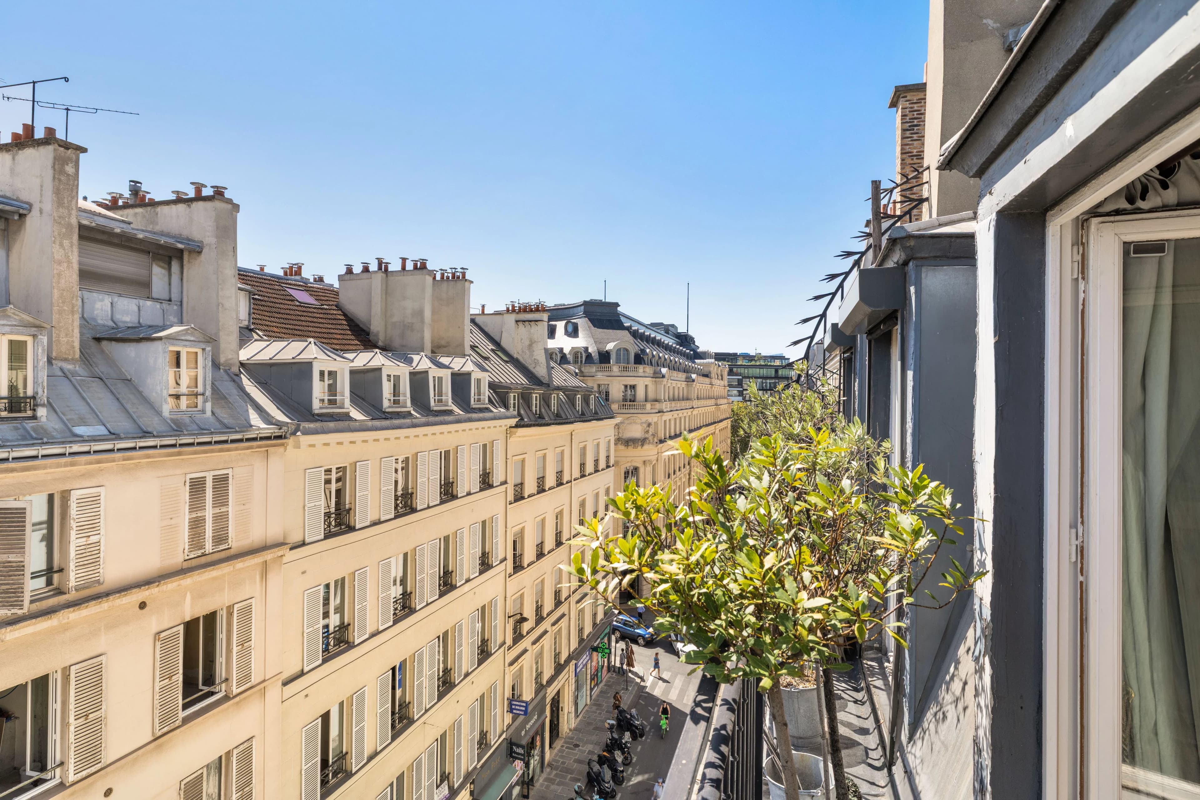 Paris 8ᵉ – Madeleine | Appartement 5 pièces avec balcon - Photo 5