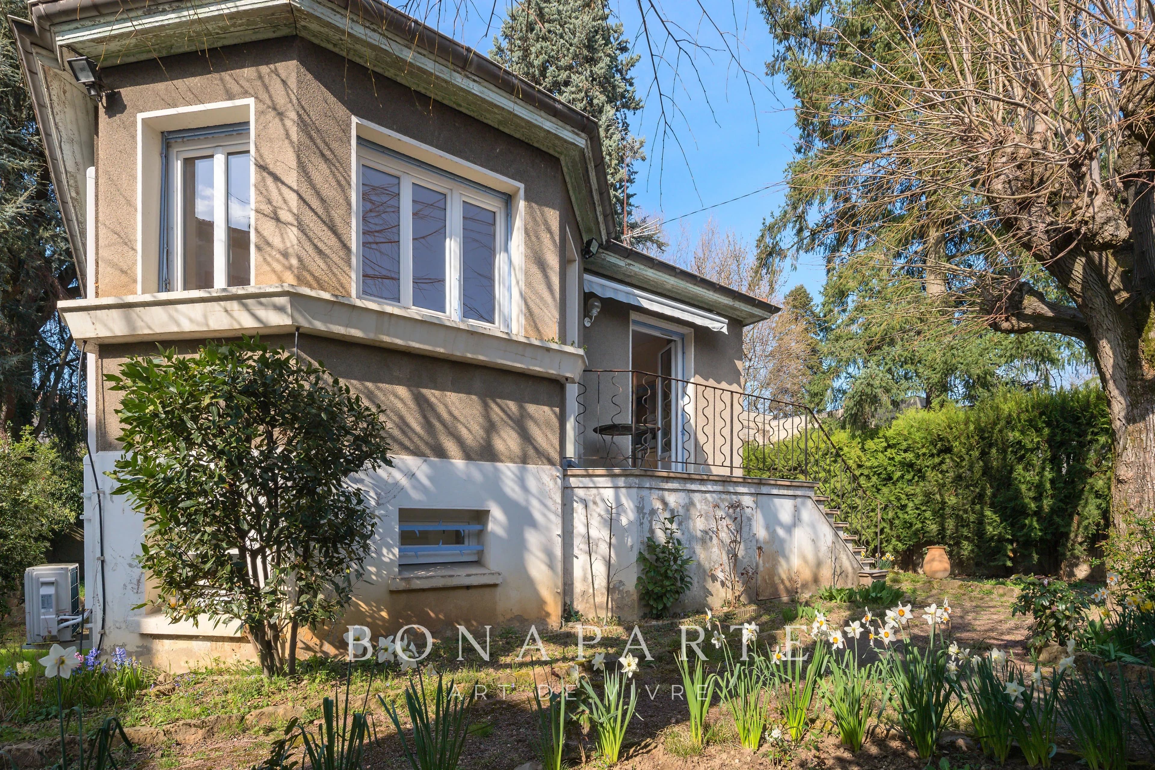 BRON / GOLDEN TRIANGLE - VILLA / 5 ROOMS