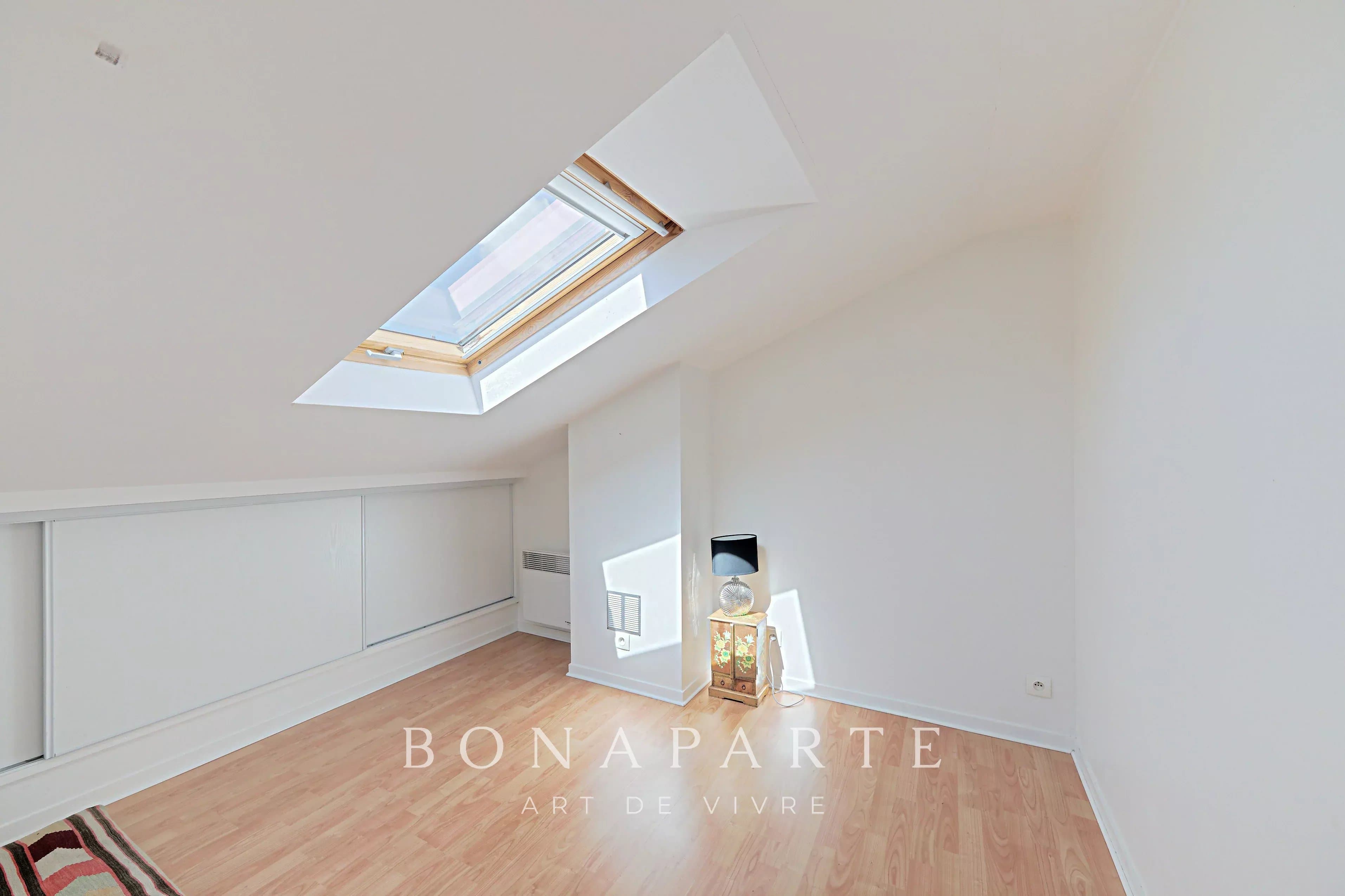 LES CLAYES-SOUS-BOIS - MAISON FAMILIALE - 8 PIECES - Photo 14