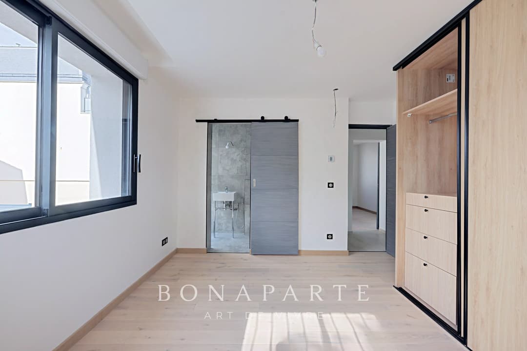 Antony centre – Maison récente de 230 m² avec ascenseur, piscine 8x4 et dépendances sur terrain de 1 150 m² - Photo 11