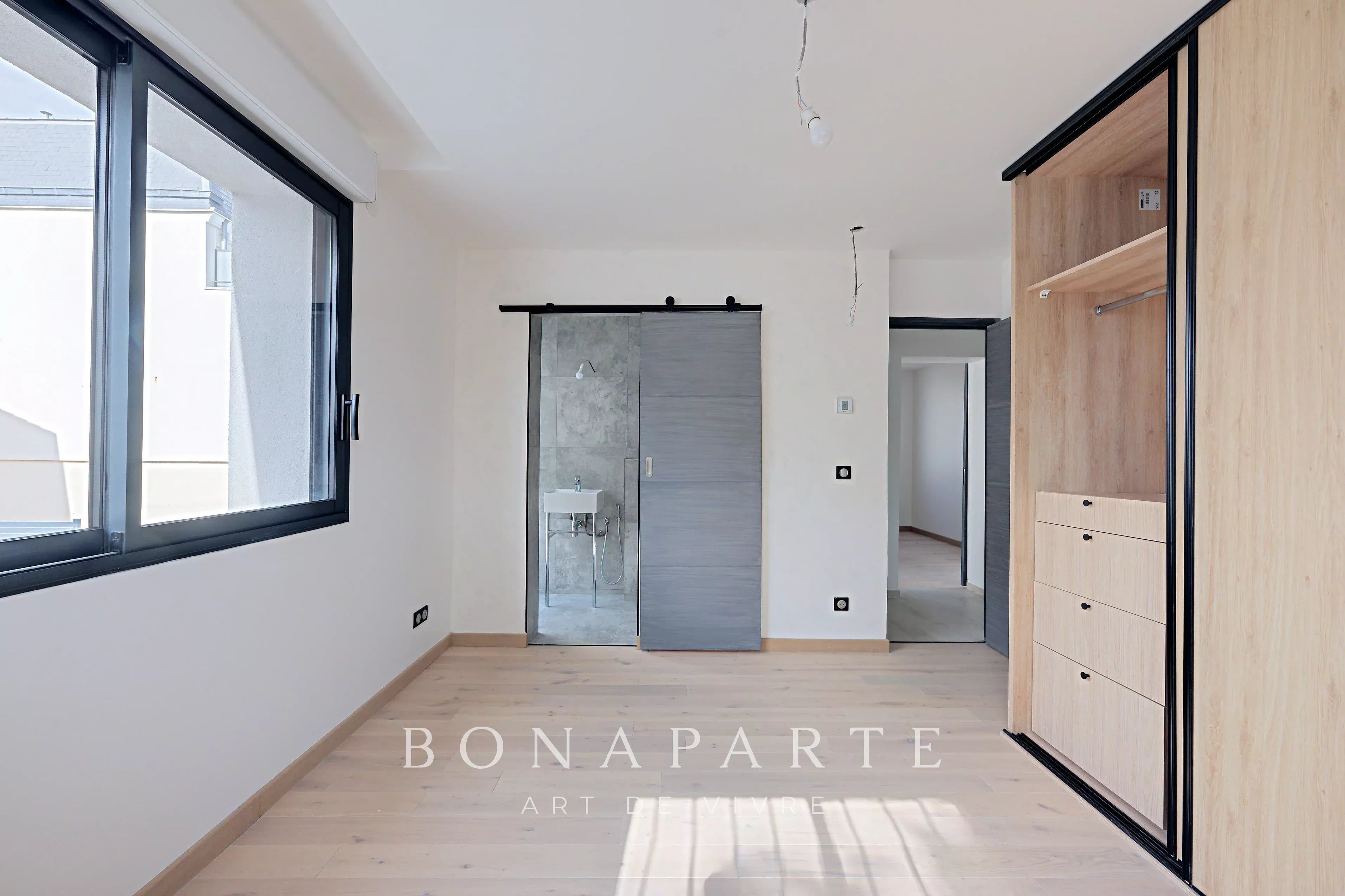 ANTONY centre – Maison récente de 230 m² avec ascenseur, piscine 8x4 et dépendances sur terrain de 1 150 m² - Photo 12