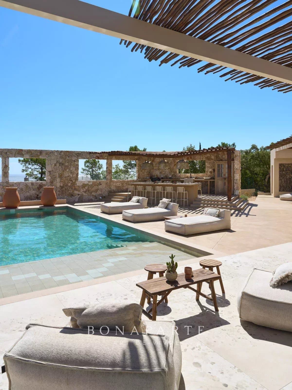 VILLA CONTEMPORAINE D’EXCEPTION – VUE PANORAMIQUE SUR LA MÉDITERRANÉE - Photo 18