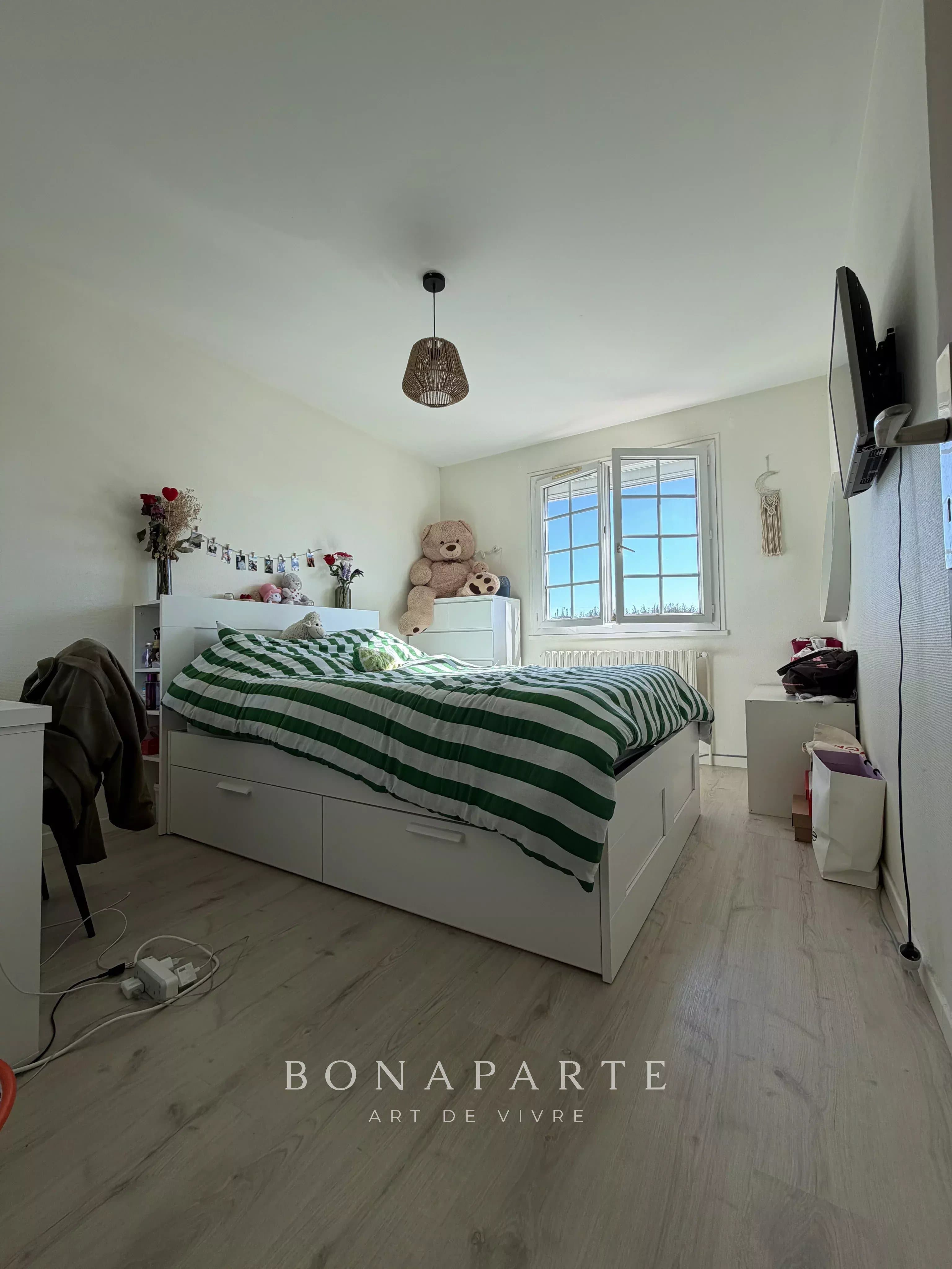 AMBÉRIEUX-EN-DOMBES - MAISON FAMILIALE SPACIEUSE - Photo 9
