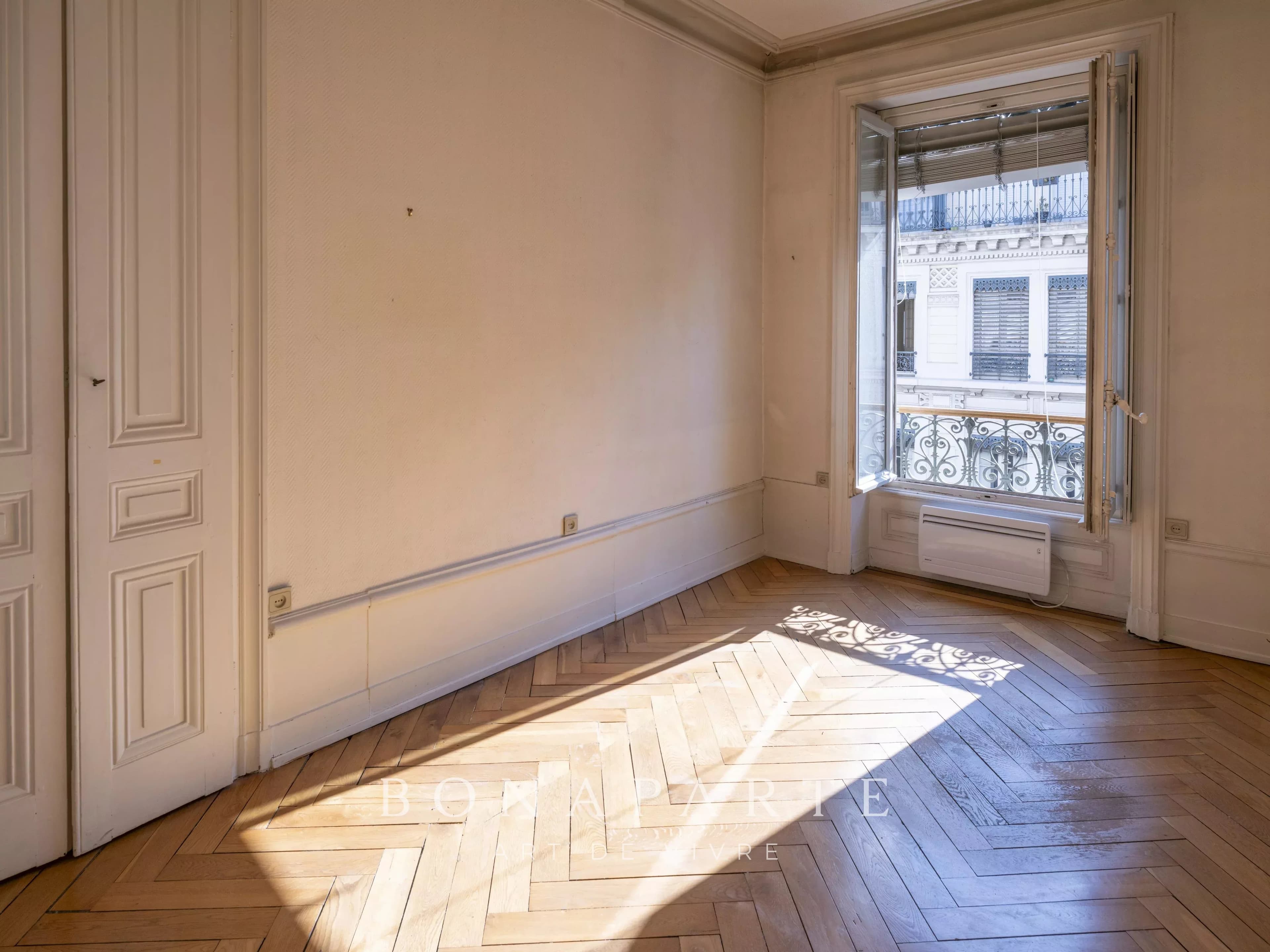 APPARTEMENT FAMILIAL DE CARACTERE - LYON 6 - 131m² - EXPOSITION SUD et EST - Photo 11