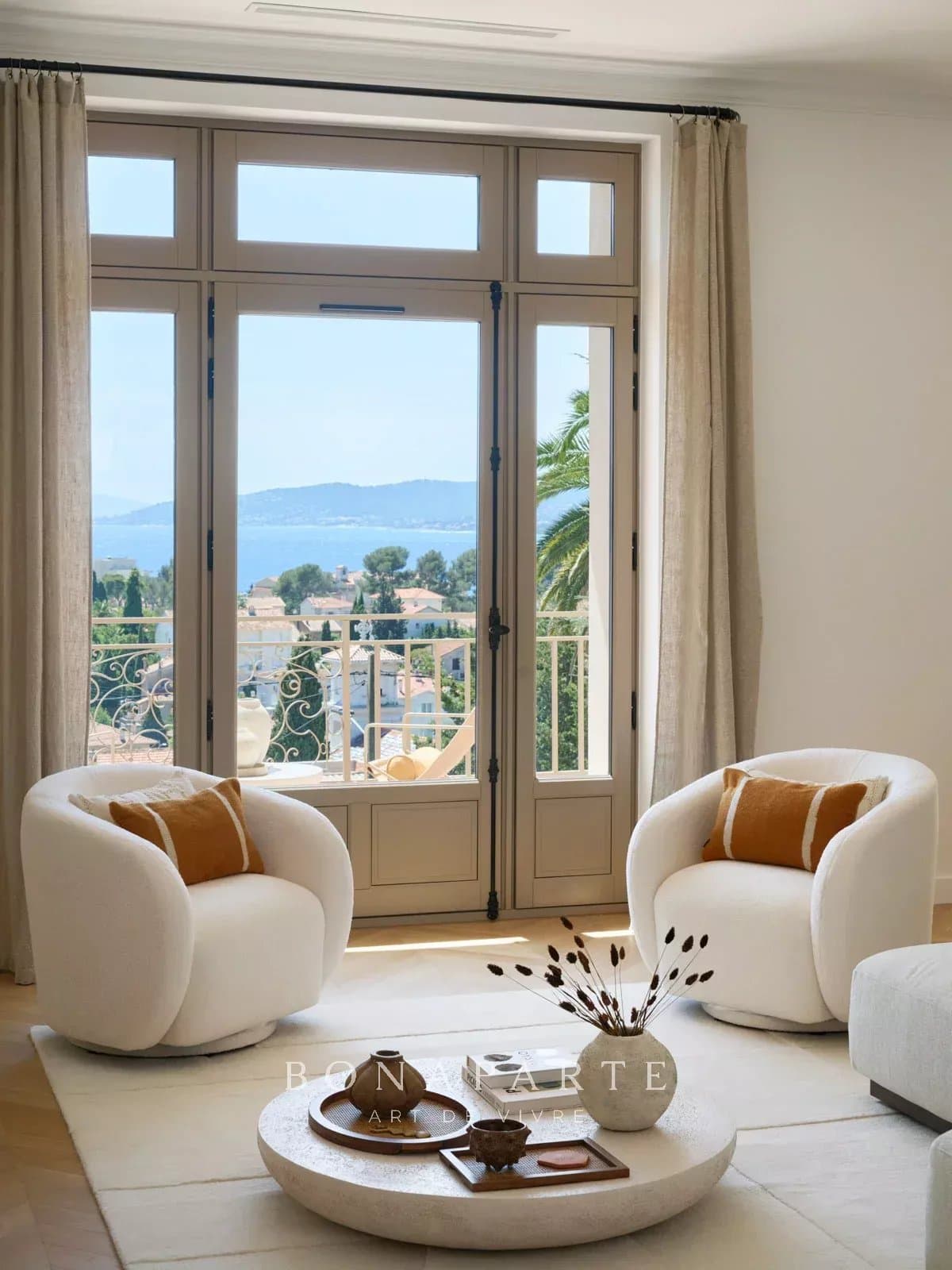Villa Belle Epoque rénovée avec vue mer dominante, piscine, dépendance et jardin - Photo 14