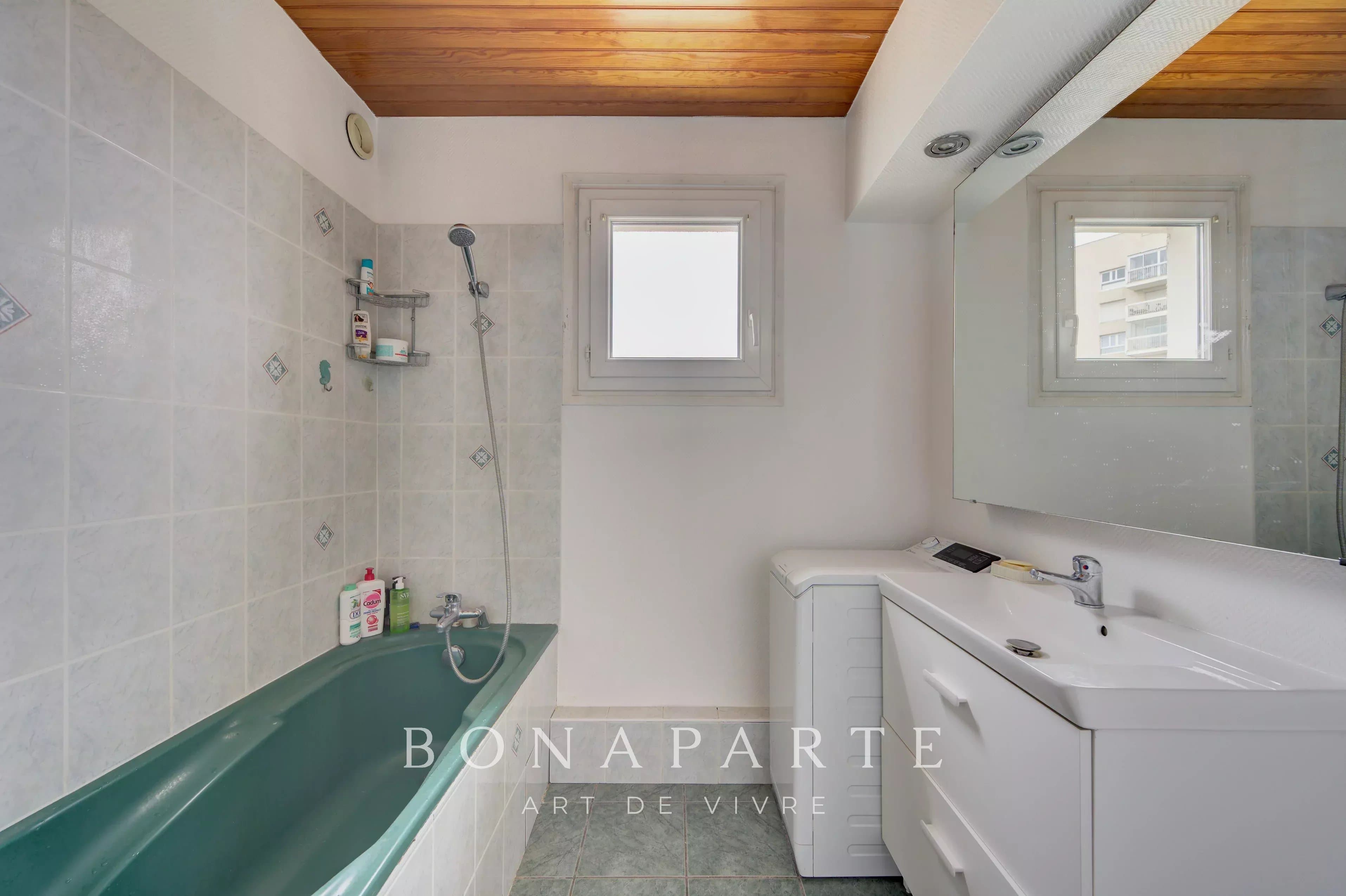 MARLY-LE-ROI - APPARTEMENT 4 PIECES - AVEC CAVE, PARKING ET GARAGE - Photo 8