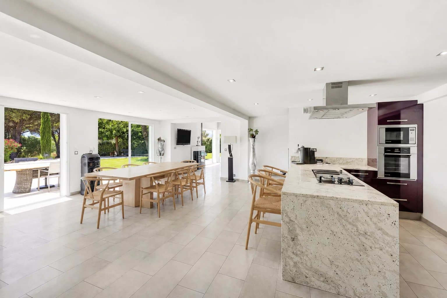 ROQUEBRUNE-SUR-ARGENS - NOUVEAUTÉ EXCLUSIVITÉ PROPRIÉTÉ AUX PRESTATIONS HAUT DE GAMME - Photo 8