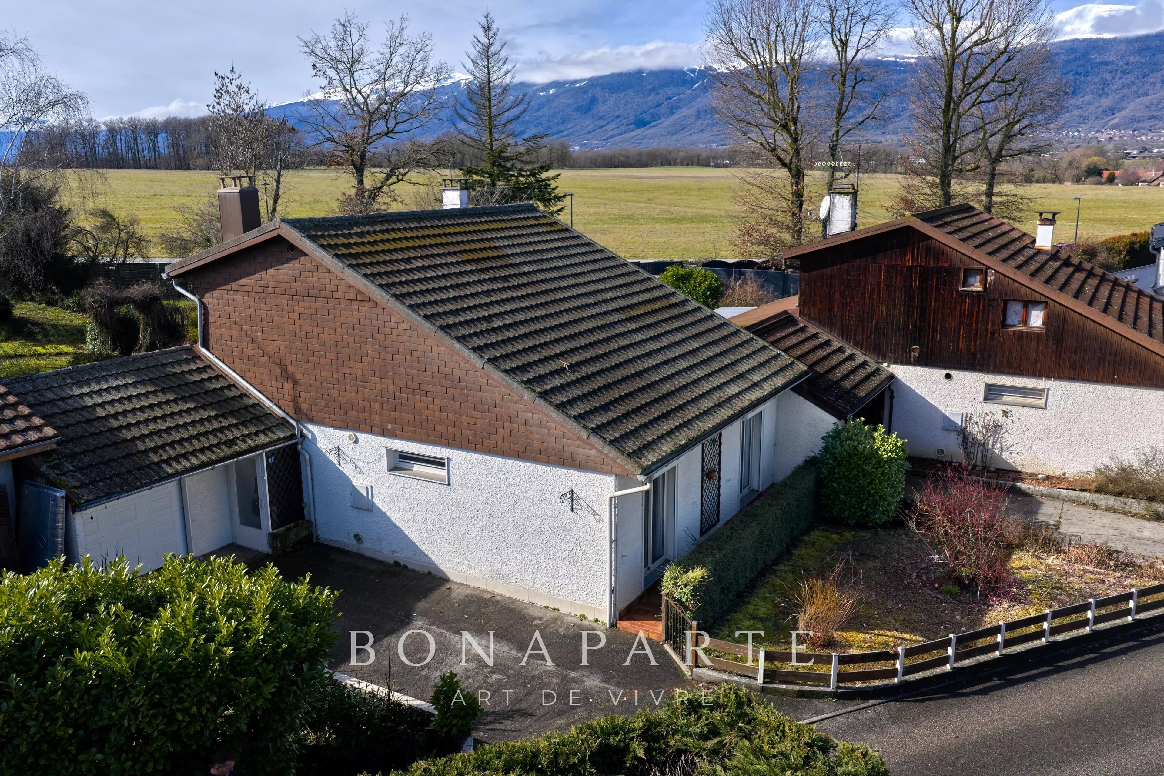 VERSONNEX - MAISON DE 114 M² PRÉSENTANT UN POTENTIEL DE 135 M²