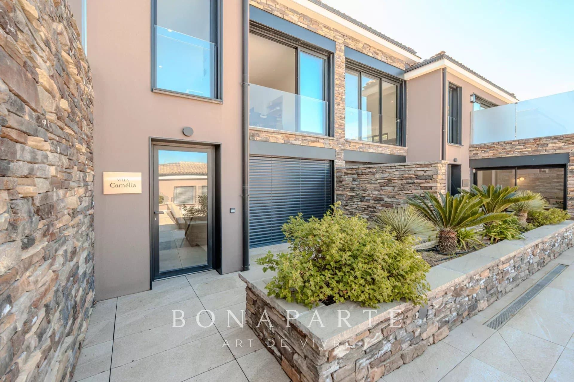 GASSIN - SAINT-TROPEZ Exclusivité : Magnifique villa-appartement en duplex avec très belle vue mer - Photo 33