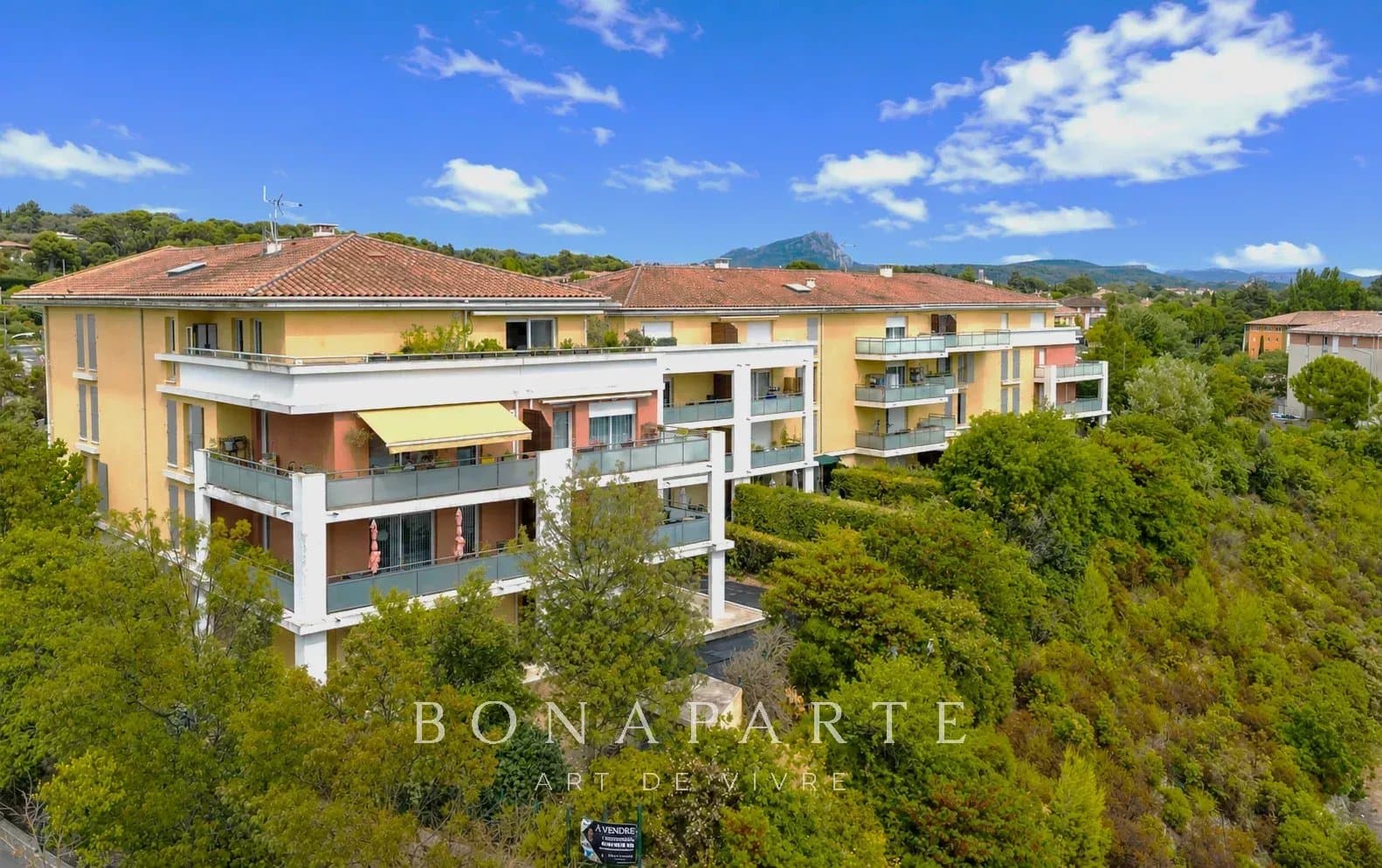AIX-EN-PROVENCE - Appartement 3 pièces avec terrasse, jardin et double garage - Photo 14