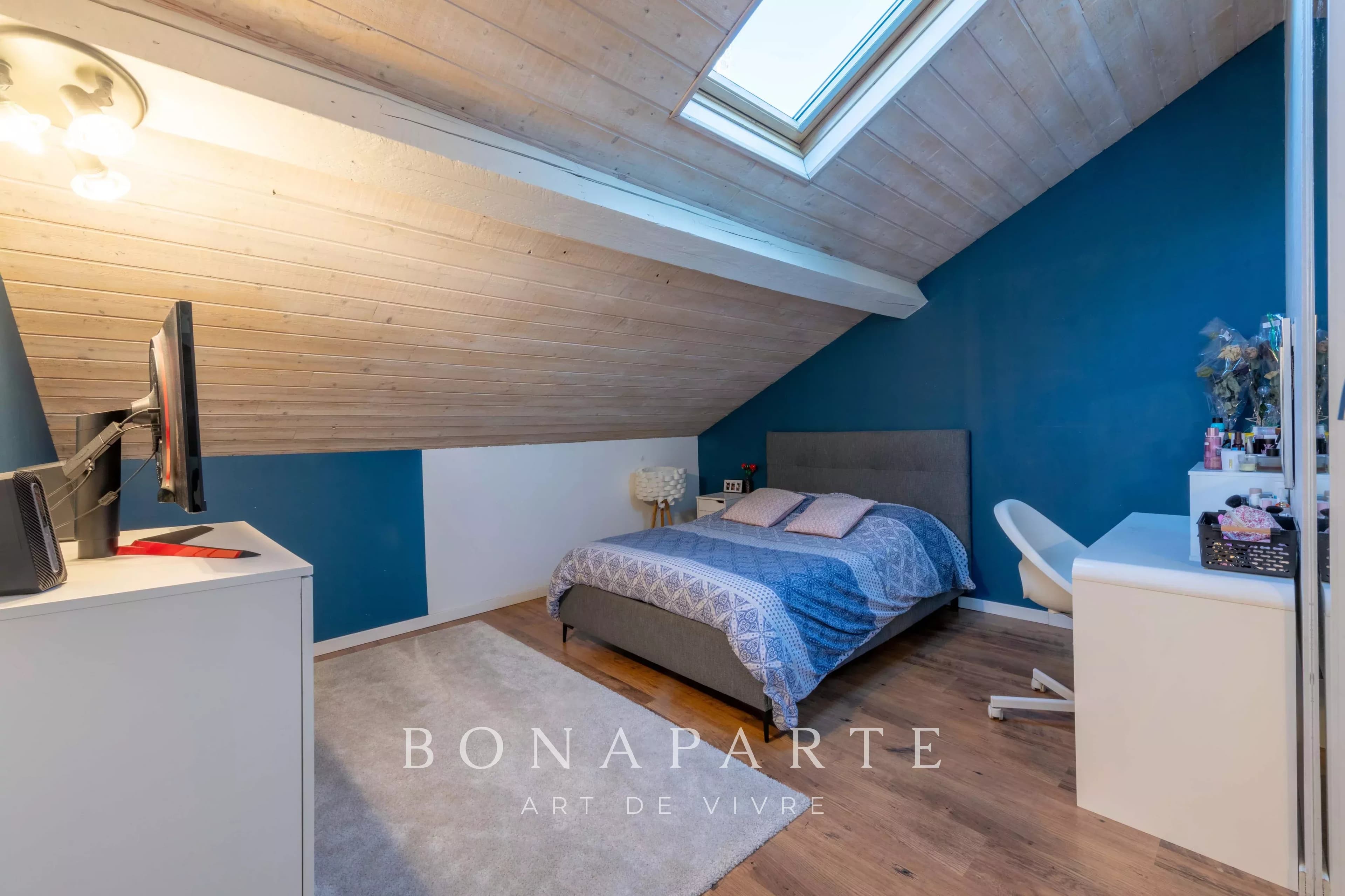 ROANNE - BEL APPARTEMENT LUMINEUX / 3 CHAMBRES - TERRASSE ET CAVE - Photo 9