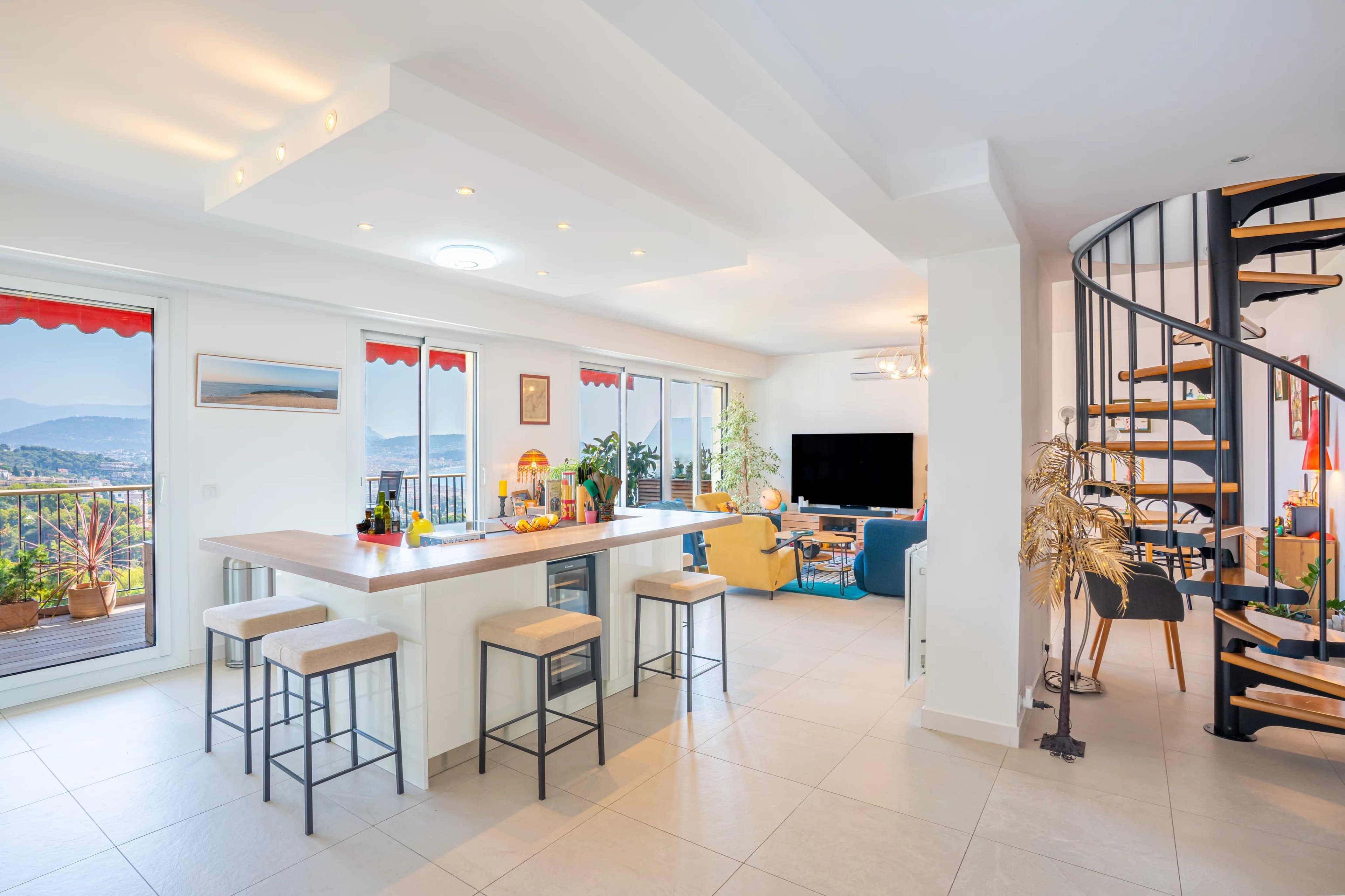 NICE – FABRON | DUPLEX EN DERNIER ÉTAGE – VUE MER PANORAMIQUE - Photo 2