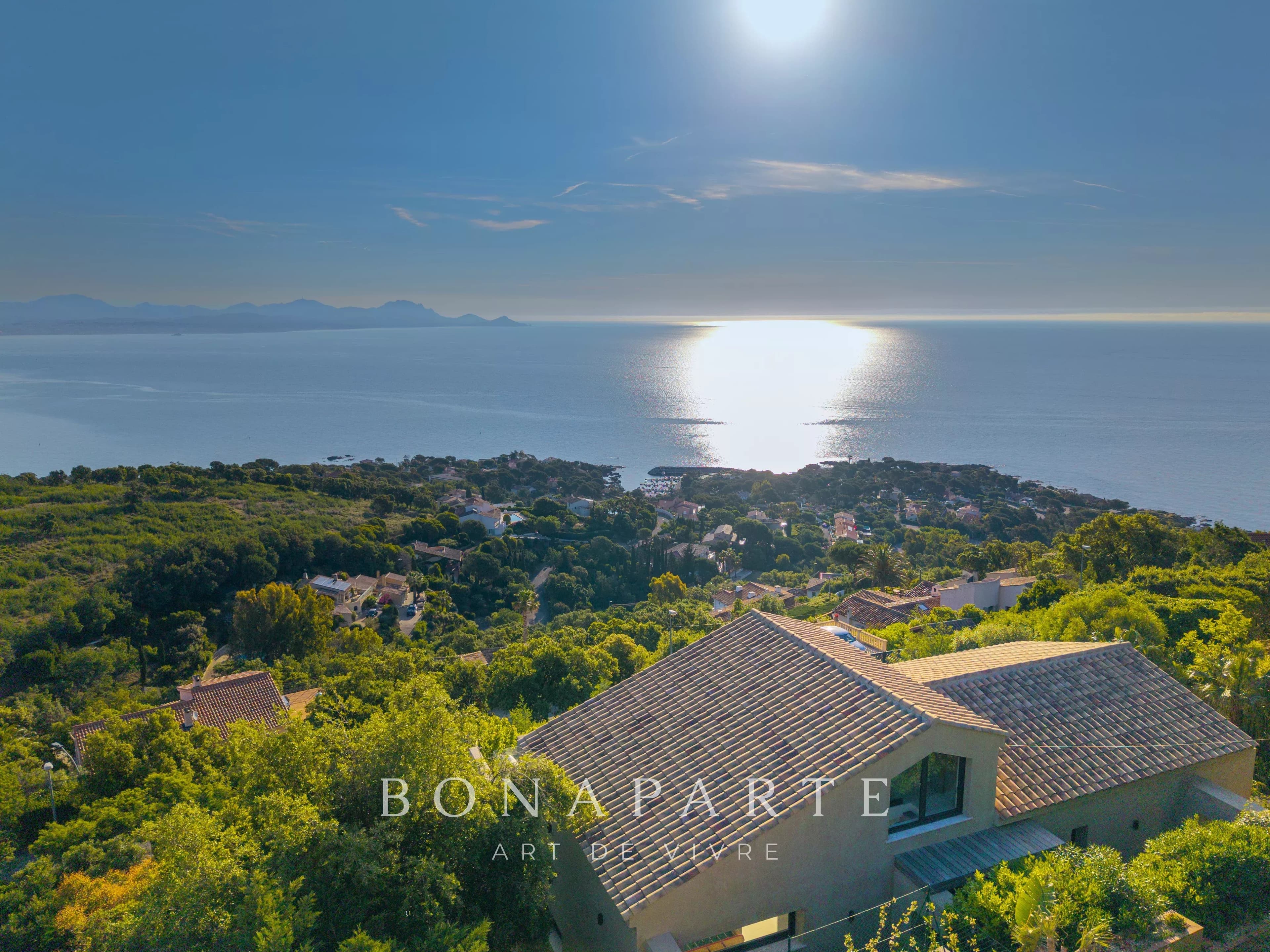 EXCLUSIVITE : Villa contemporaine – Vue mer panoramique exceptionnelle - Photo 14