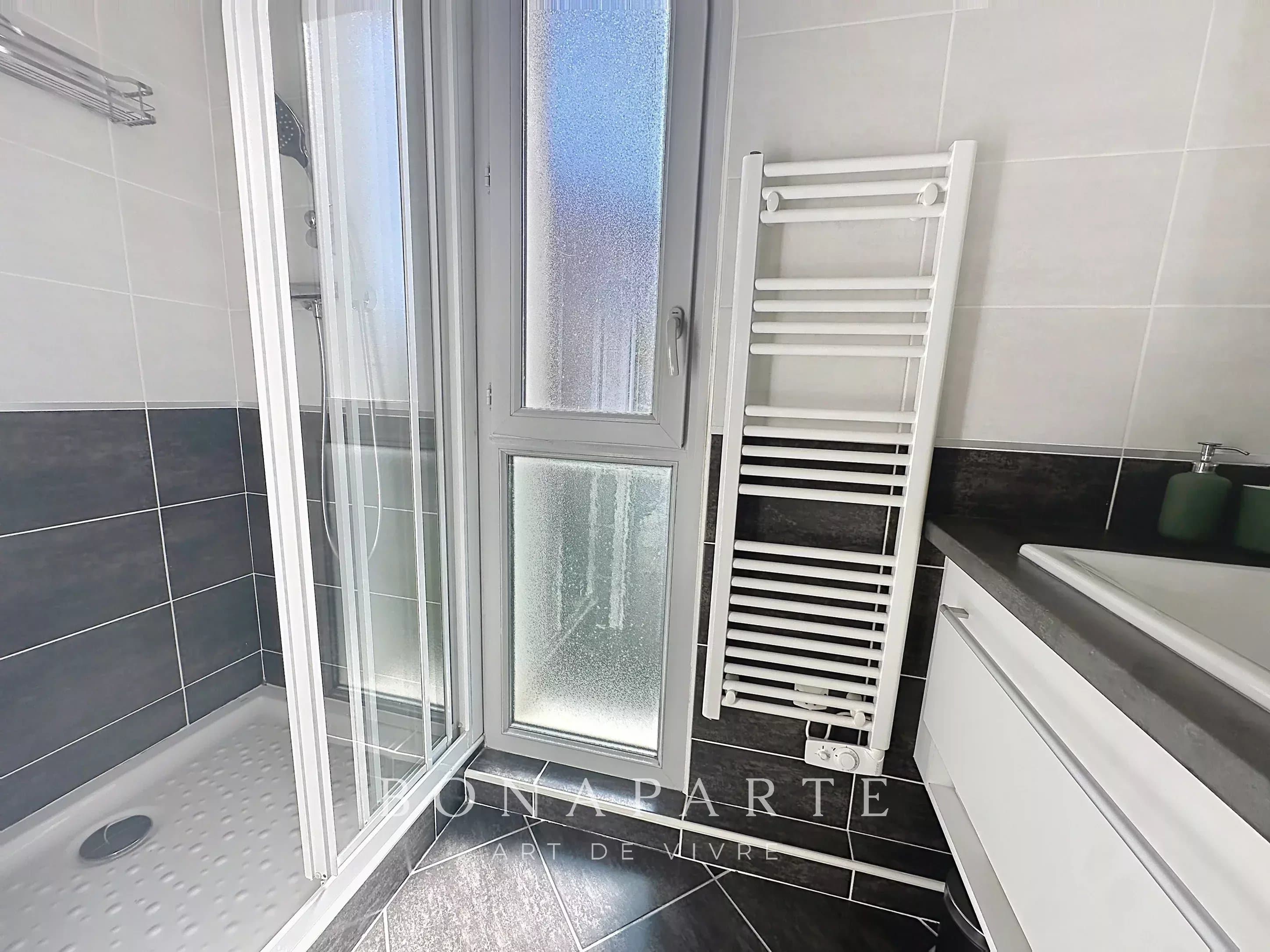 SÉGNY - T3 DE 90 M² - POSSIBILITÉ D'UNE TROISIÈME CHAMBRE - Photo 12