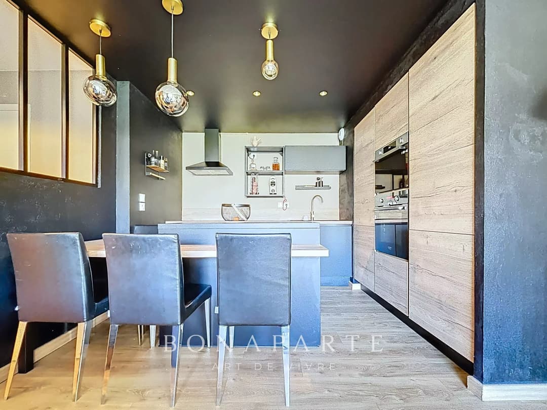 SAINT GENIS POUILLY - Appartement chaleureux - Entièrement renové - Photo 3