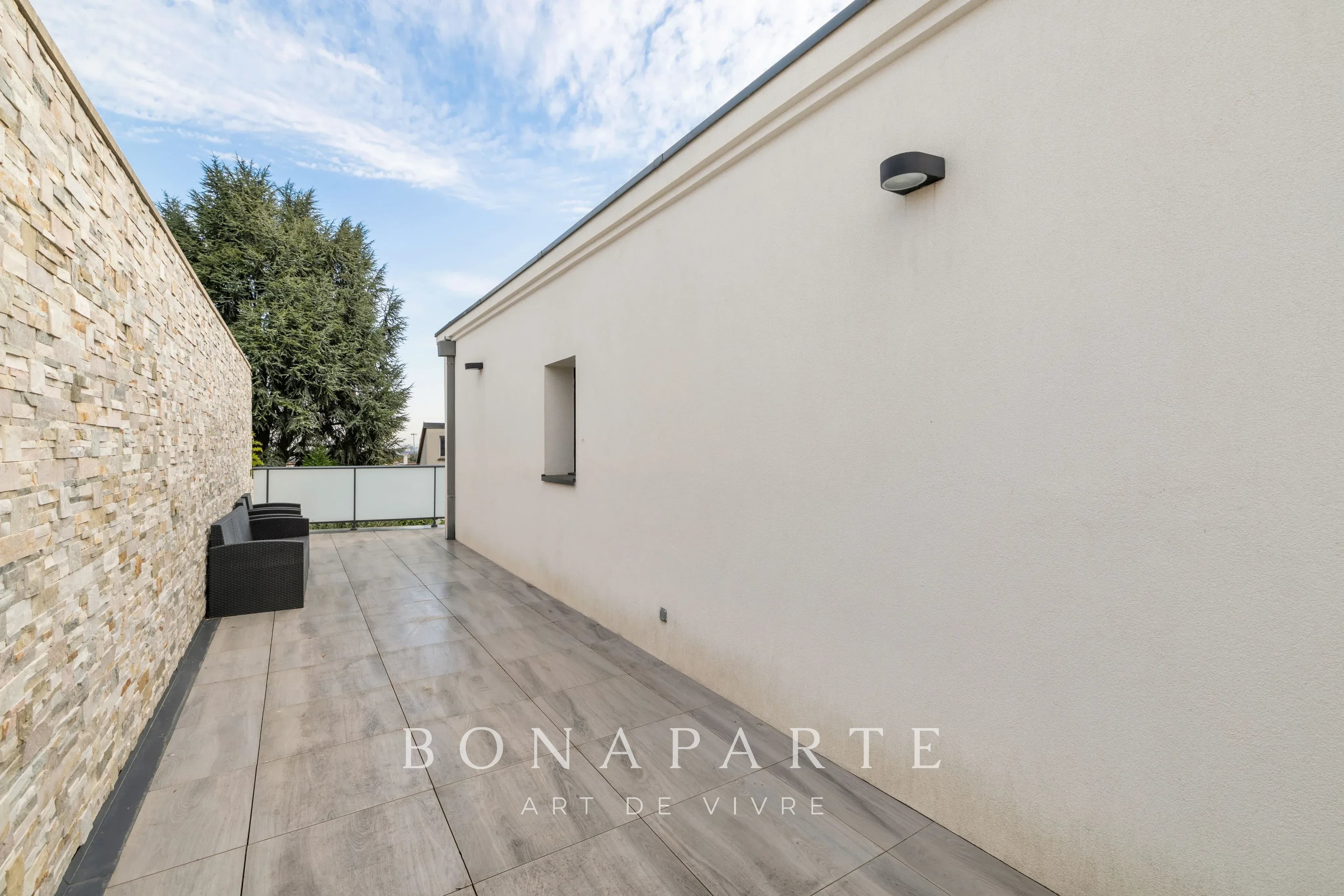 RUEIL-MALMAISON – MAISON CONTEMPORAINE 235 M² – 5 CHAMBRES – PISCINE – SAINT-CUCUFA - Photo 16