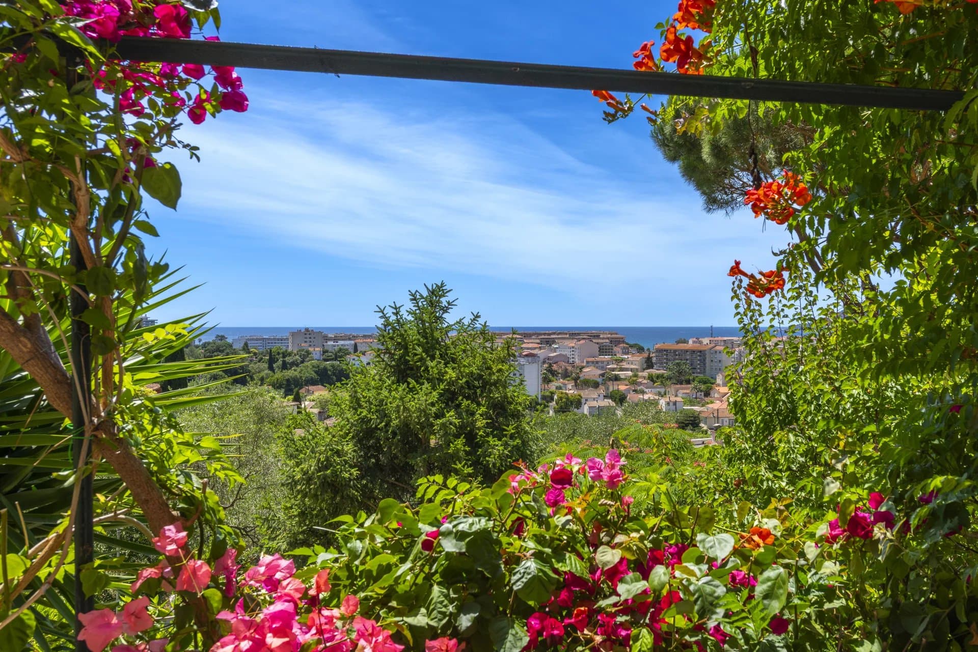 NOUVEAUTÉ CANNES - SUPERBE VILLA BELLE ÉPOQUE À LA VUE MER PANORAMIQUE - Photo 12