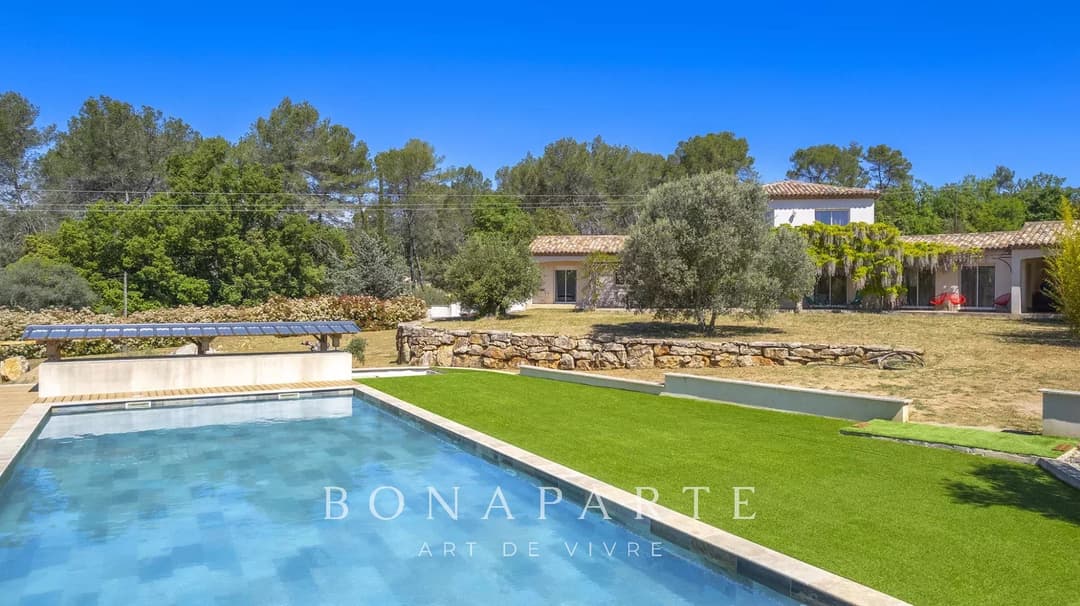 Villa de maçon, traditionnelle, de 230m² habitables, sur un terrain de 4297m² + piscine - Photo 11