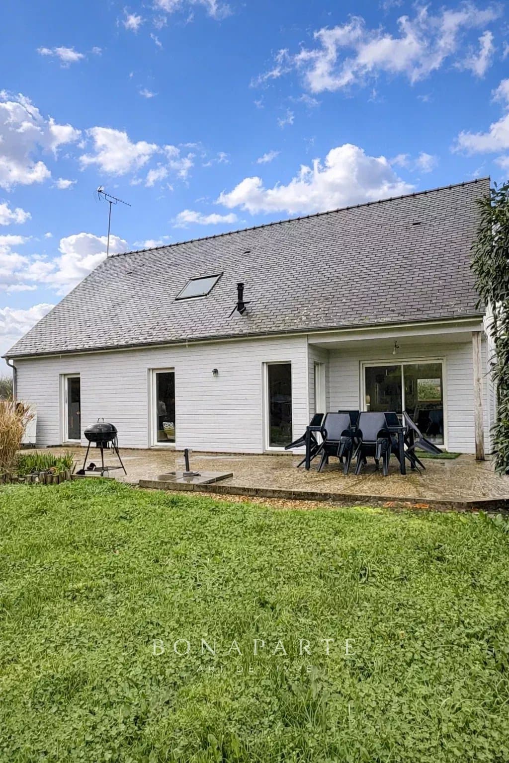 BRISSARTHE - MAISON FAMILIALE DE PLAIN PIED DANS UN ENVIRONNEMENT VERDOYANT - Photo 20