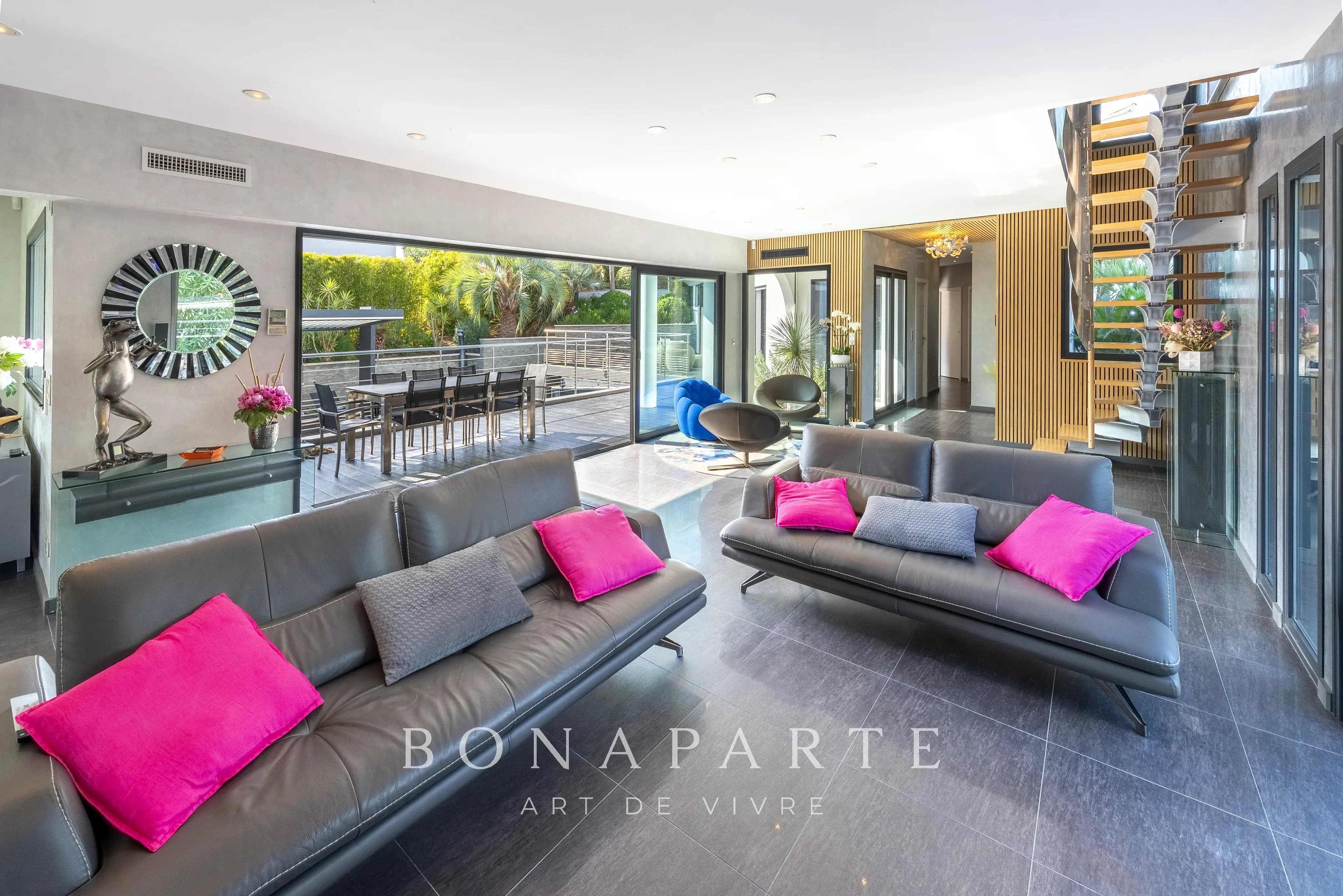 Saint-Raphaël - Superbe villa contemporaine aux prestations - Photo 12