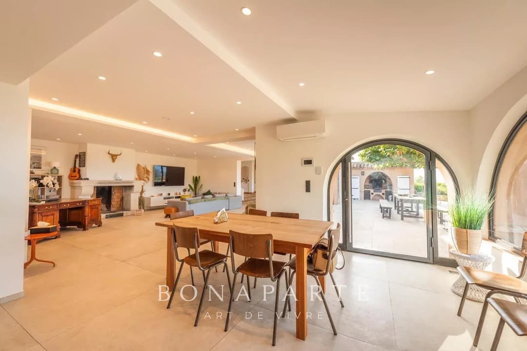 DRAGUIGNAN - DOMAINE D'EXCEPTION - ENTIEREMENT RENOVE - Photo 4