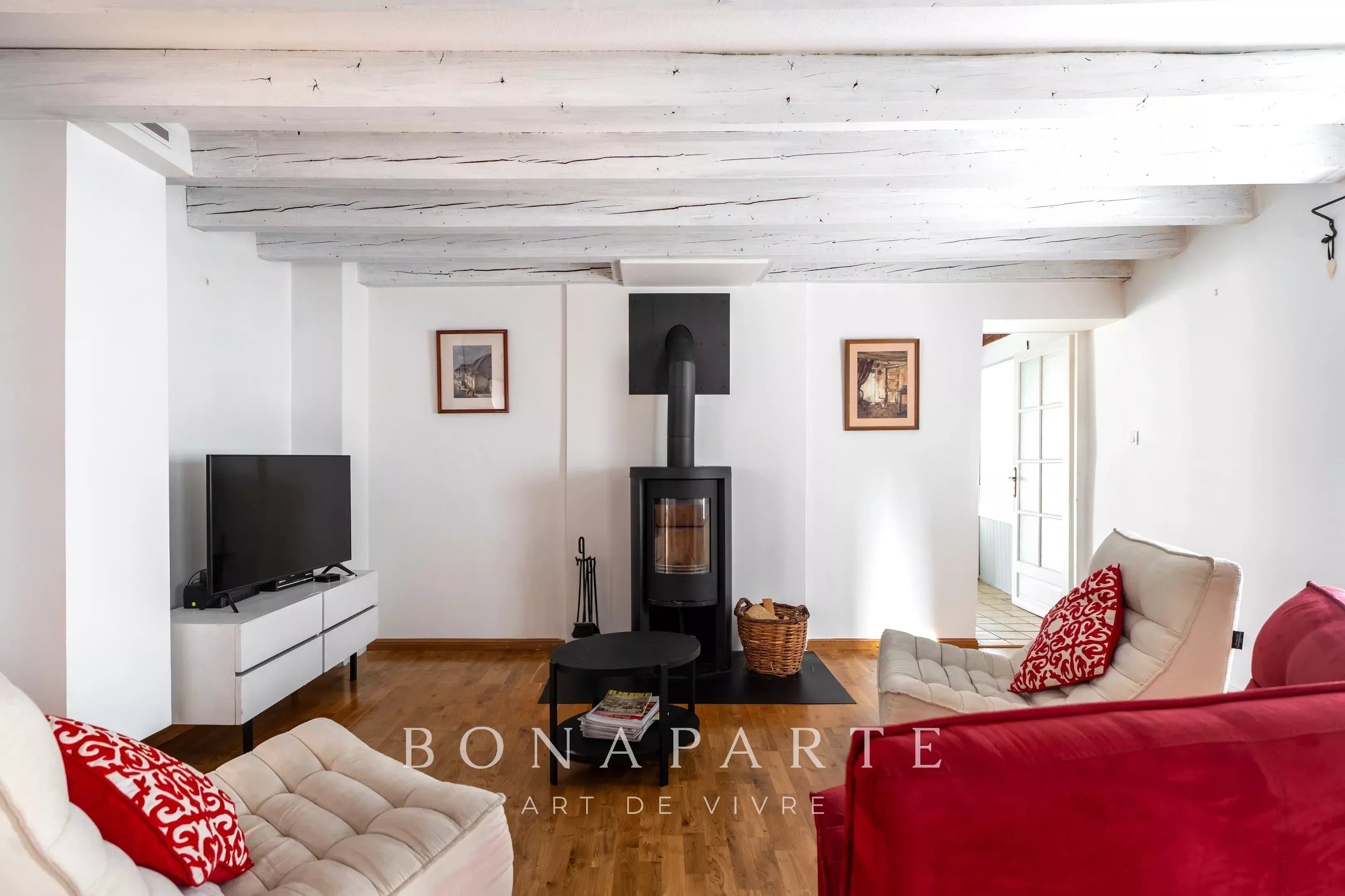 PÉRON, MAISON P7 AVEC NOMBREUSES ANNEXES, CHARME AUTHENTIQUE - Photo 3