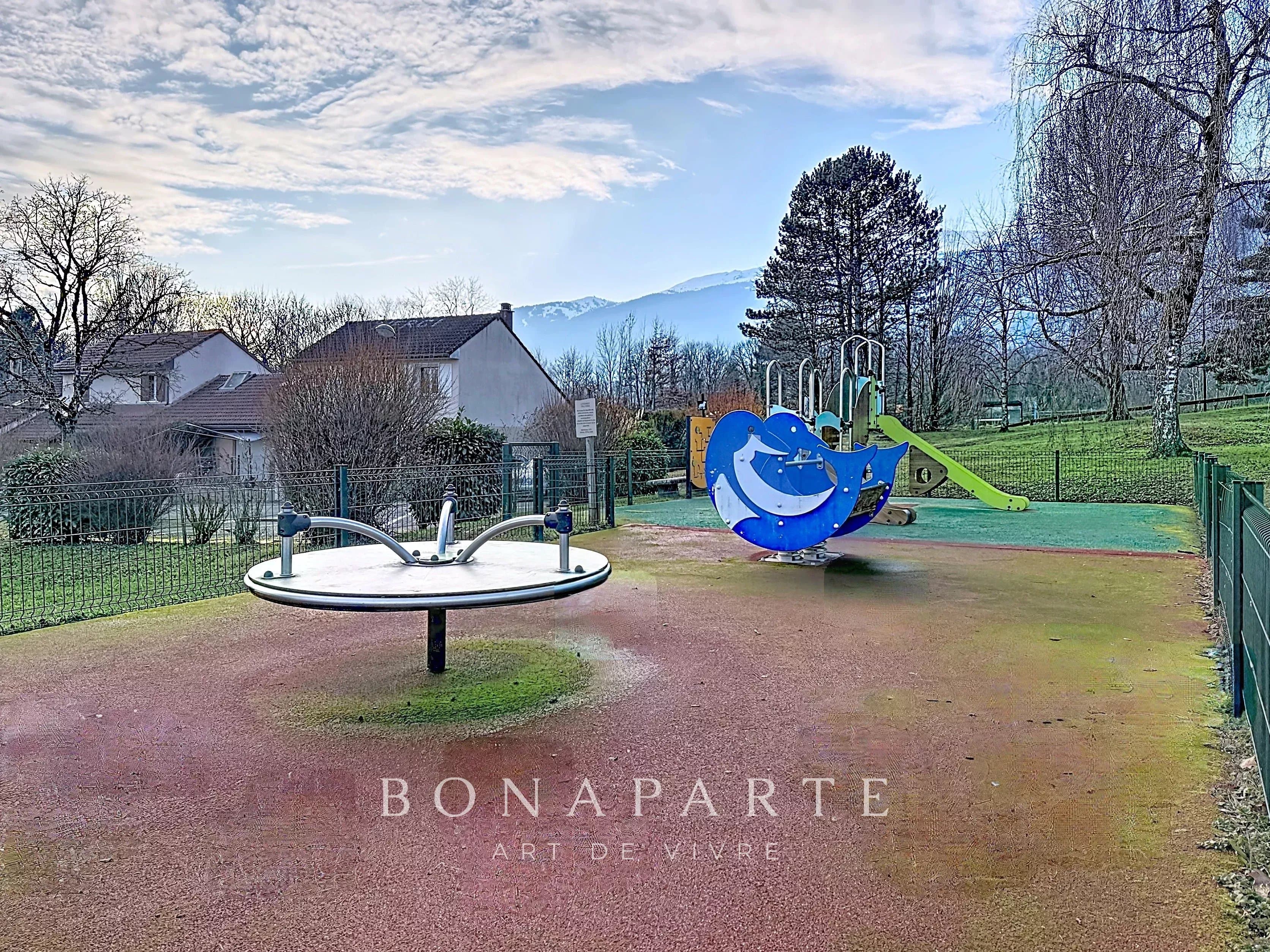ÉCHENEVEX - MAISON FAMILIALE AVEC JARDIN - Photo 23