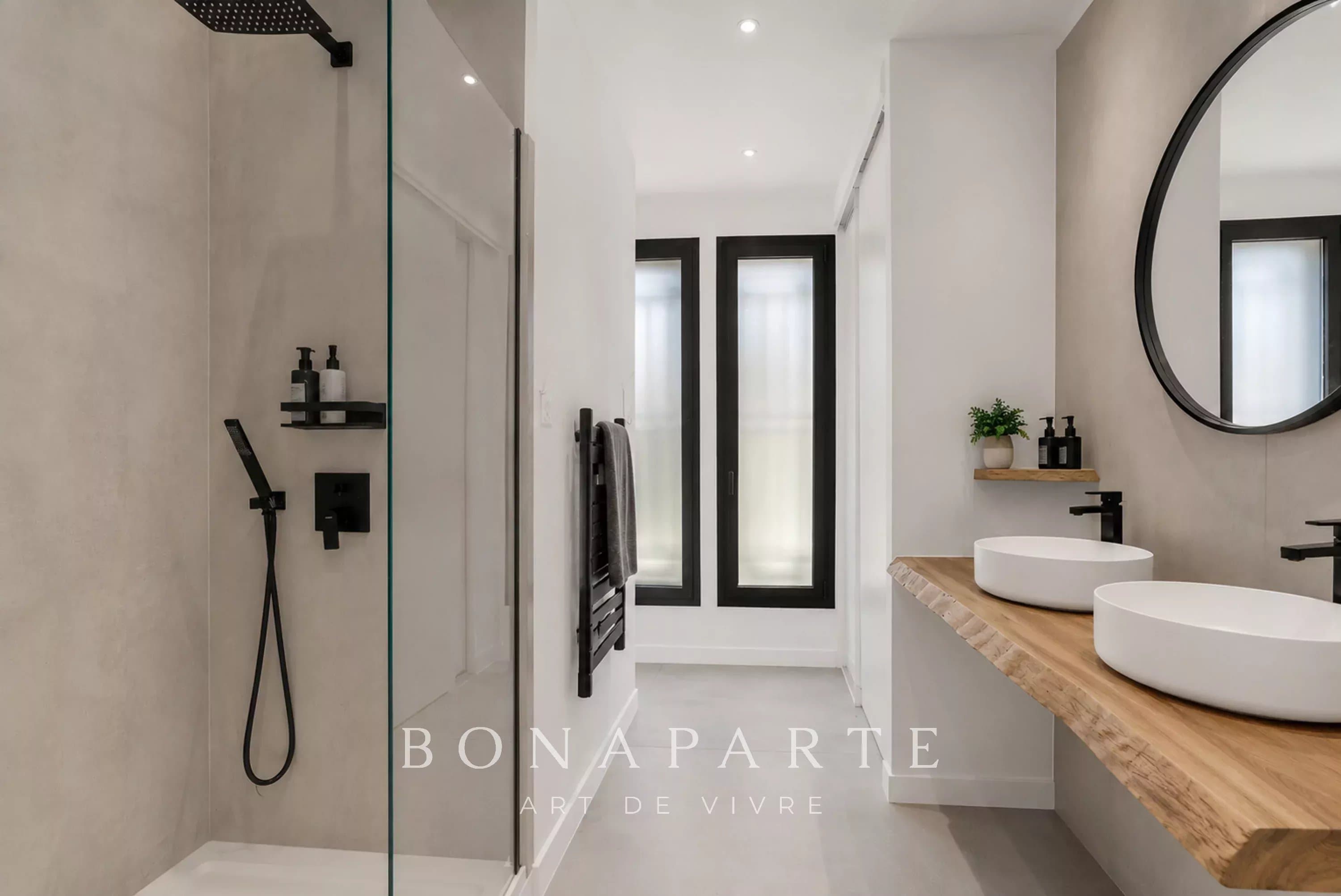 PROCHE SAINTE MAXIME - SPACIEUSE VILLA CONTEMPORAINE DE 4 CHAMBRES - Photo 14