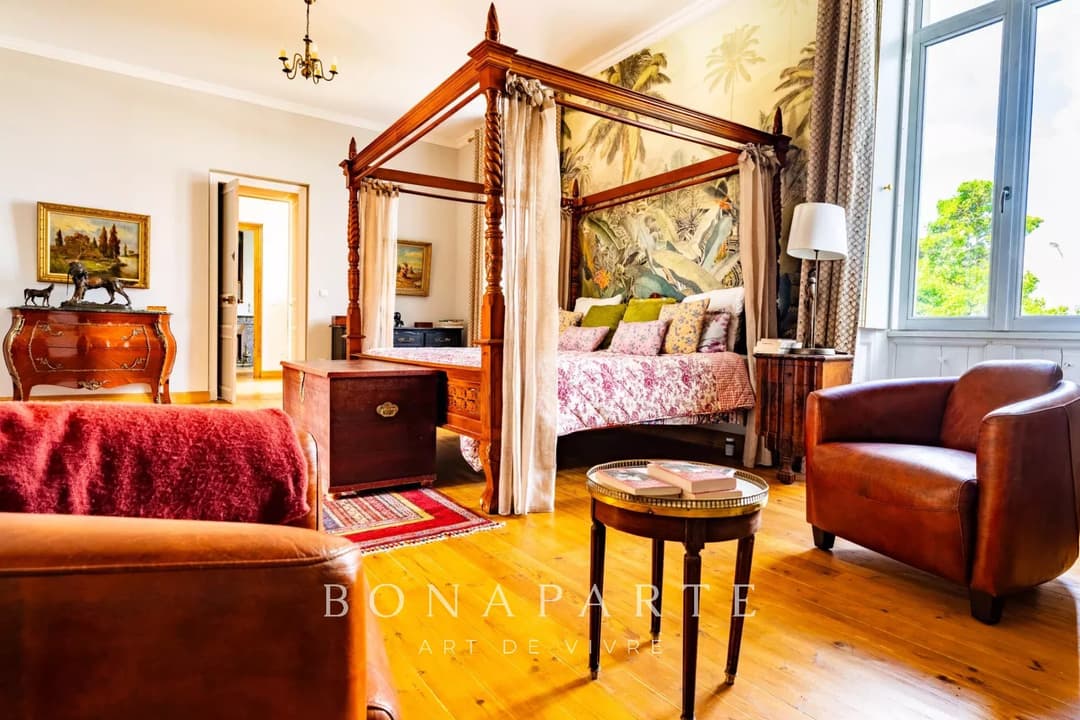 Charme et Art de Vivre à la Française : magnifique Maison de Maître en plein cœur de village - Photo 7