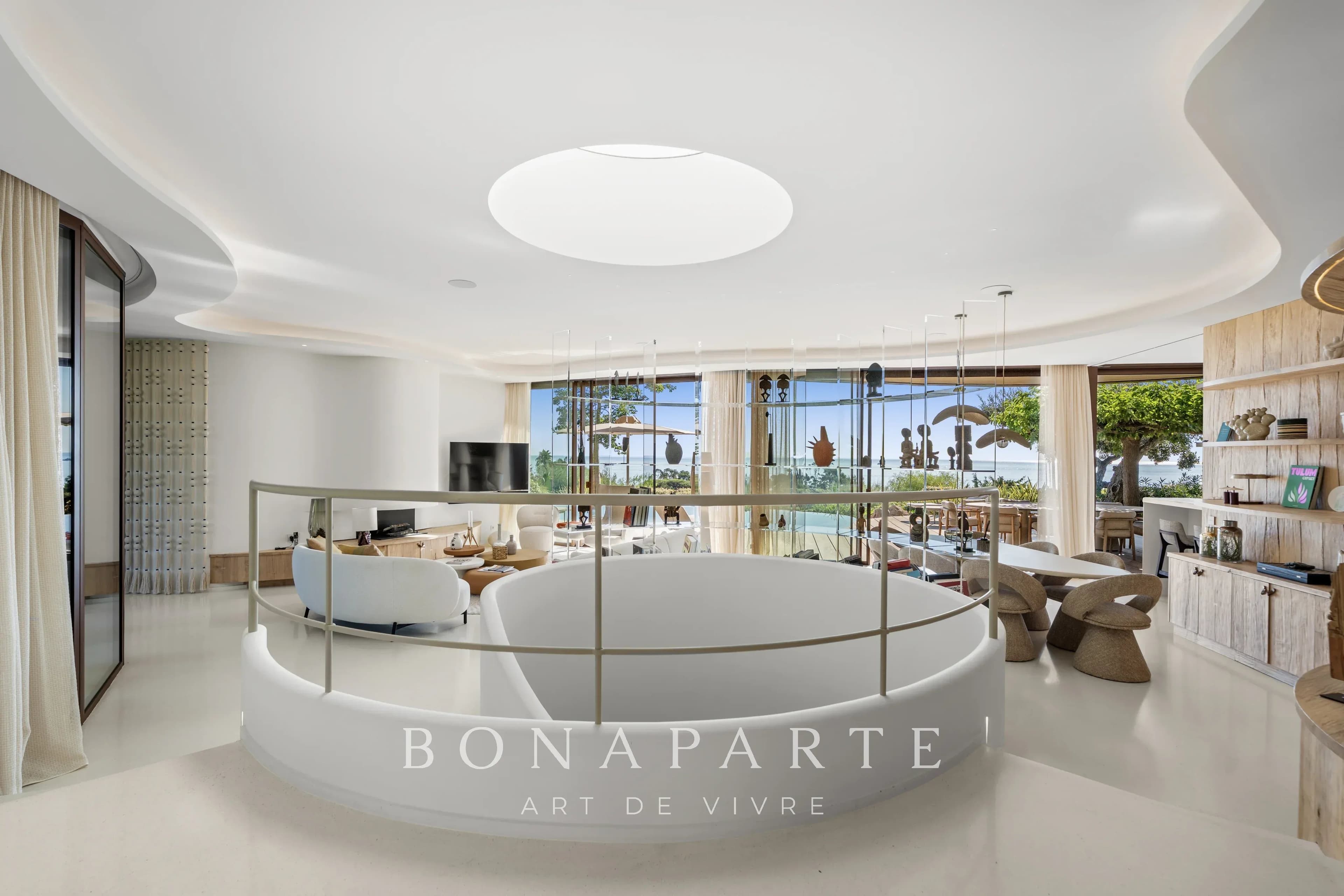 RAMATUELLE – PLAGE DE PAMPELONNE: Villa contemporaine d’exception avec vue panoramique sur la Méditerranée - Photo 5