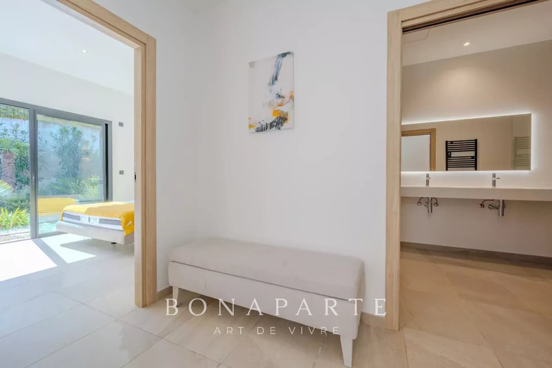 EXCLUSIVITE : Magnifique "villa appartement" en duplex avec très belle vue mer - Photo 13