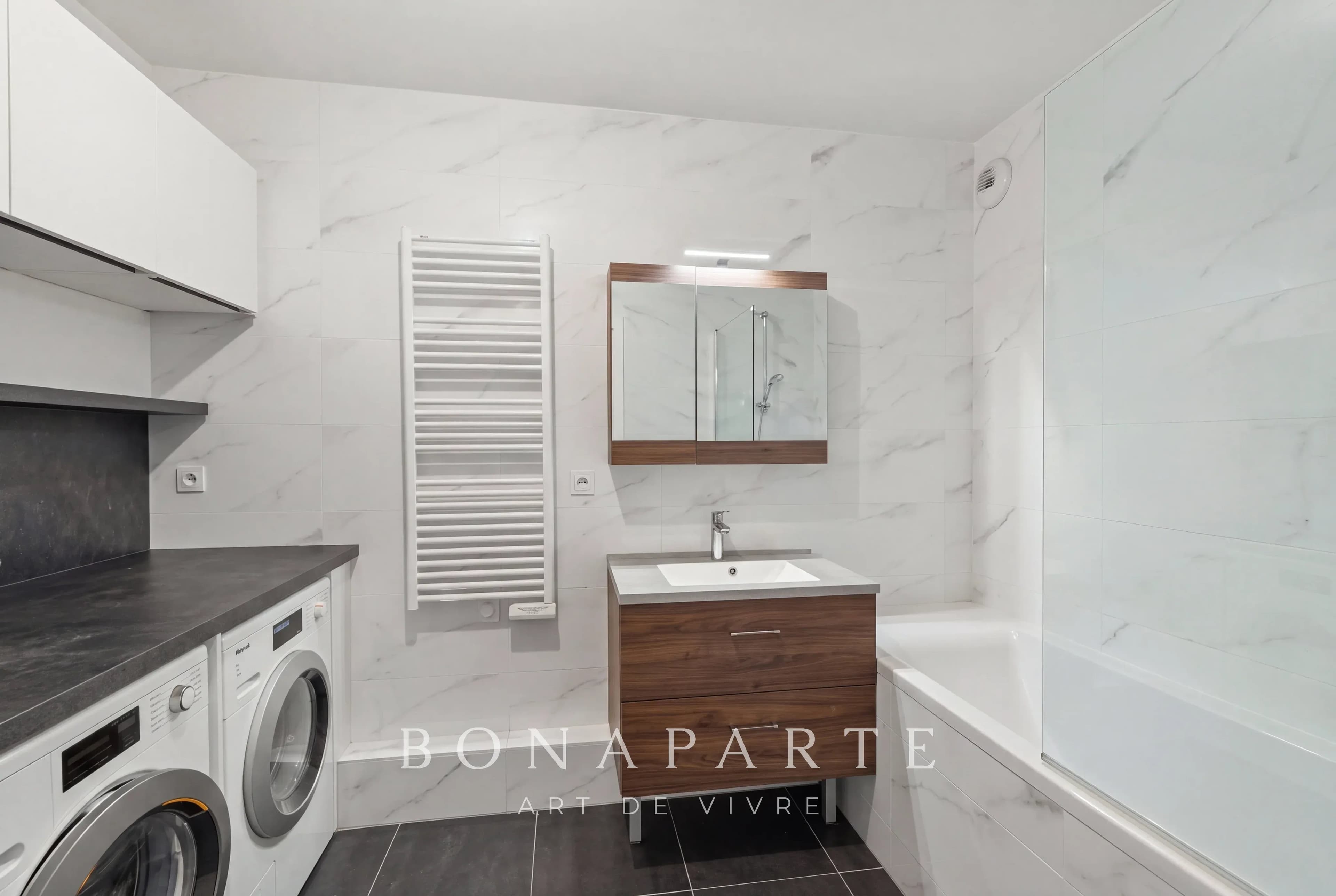ISSY-LES-MOULINEAUX - APPARTEMENT FAMILIAL AVEC BALCON - Photo 12