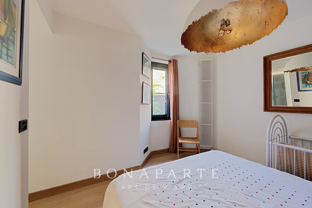 Maison d’architecte – 316 m² habitables – Dépendance indépendante – Piscine intérieure – Sous-sol total – Jardin paysagé de 800 m² - Photo 12