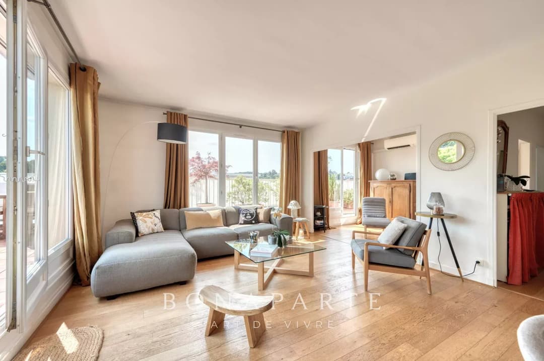 Dernier étage avec terrasse - Photo 4