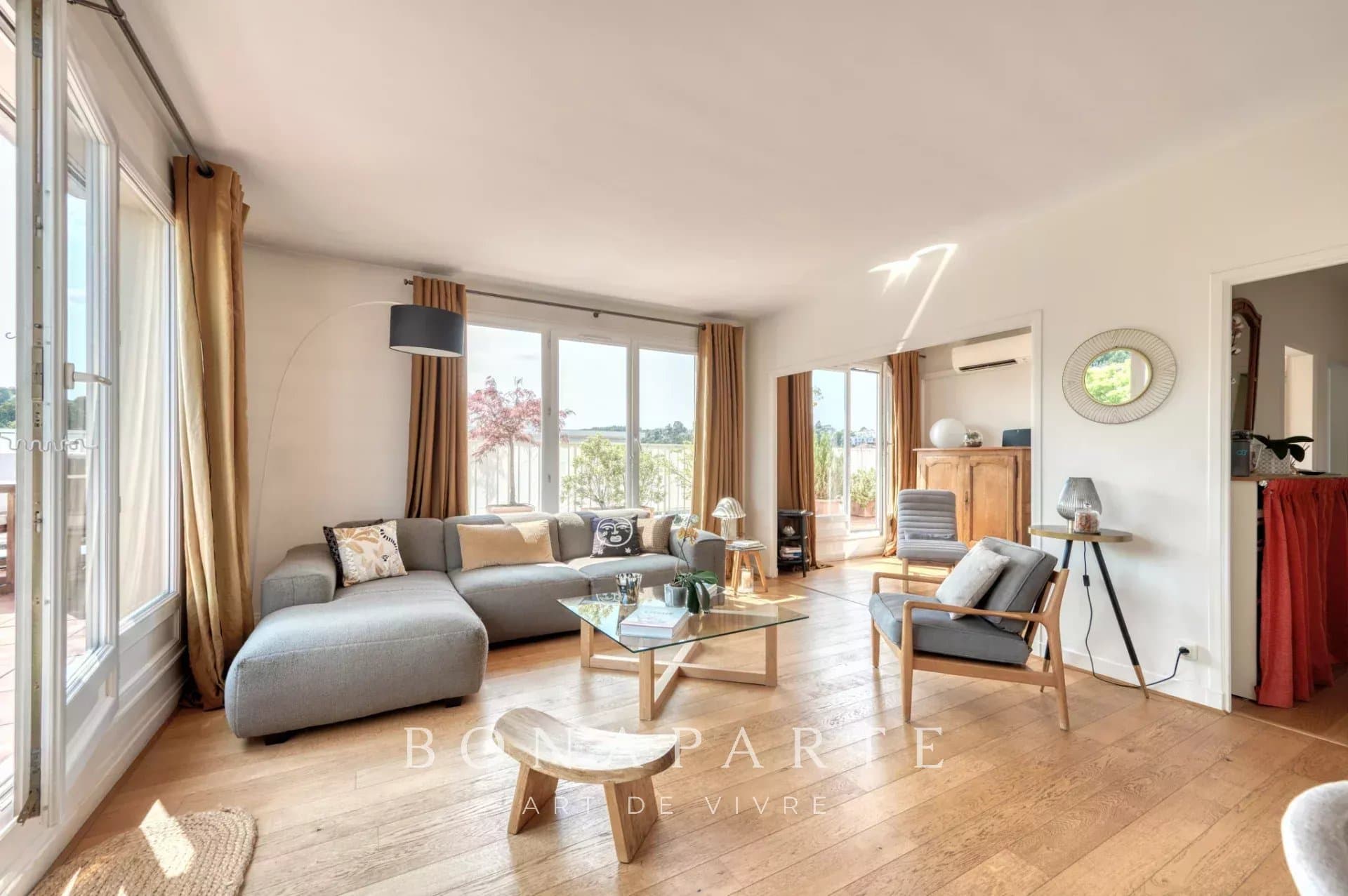 Dernier étage avec terrasse - Photo 4